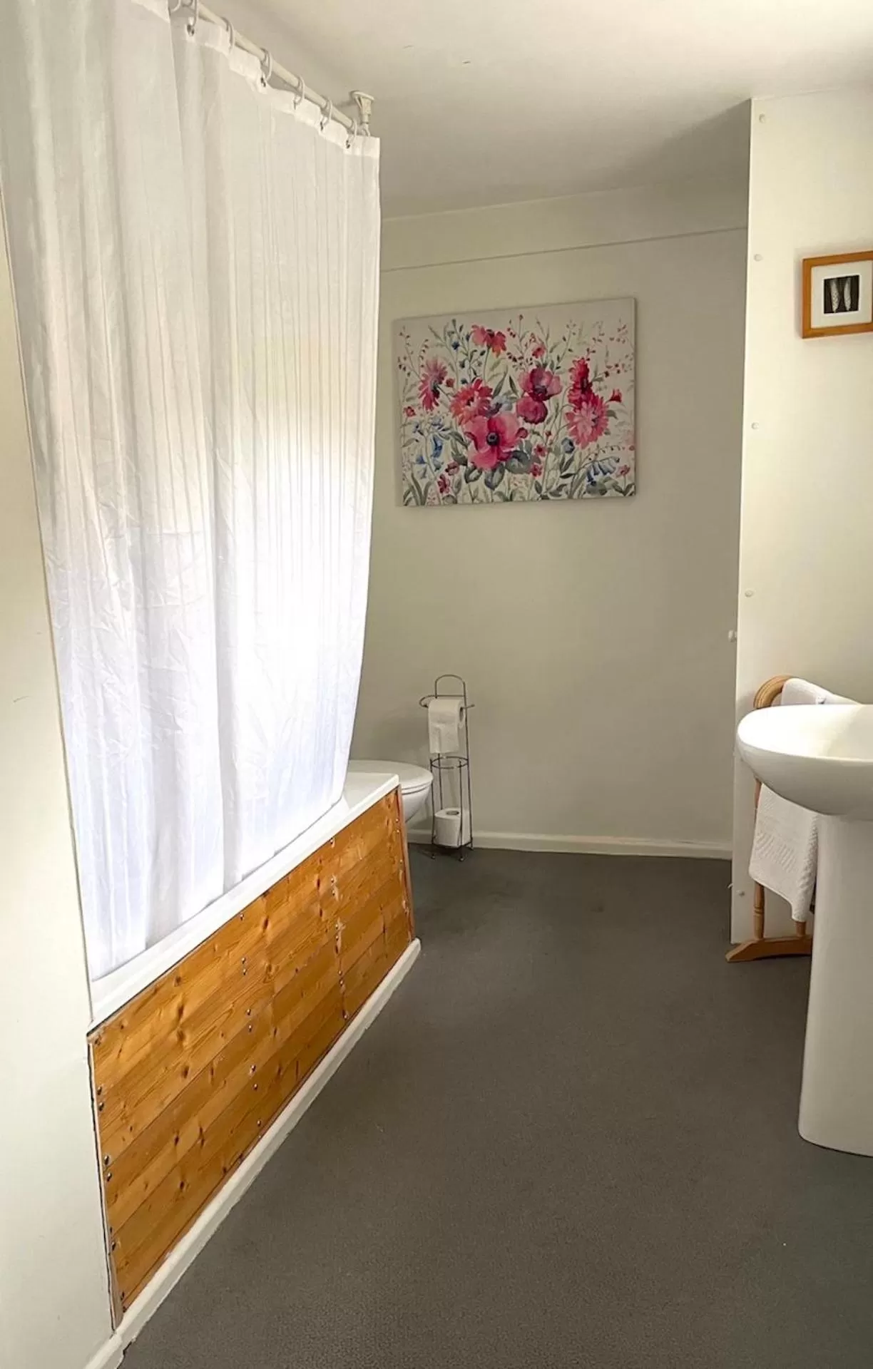 Bathroom, Bed in The Angel Inn