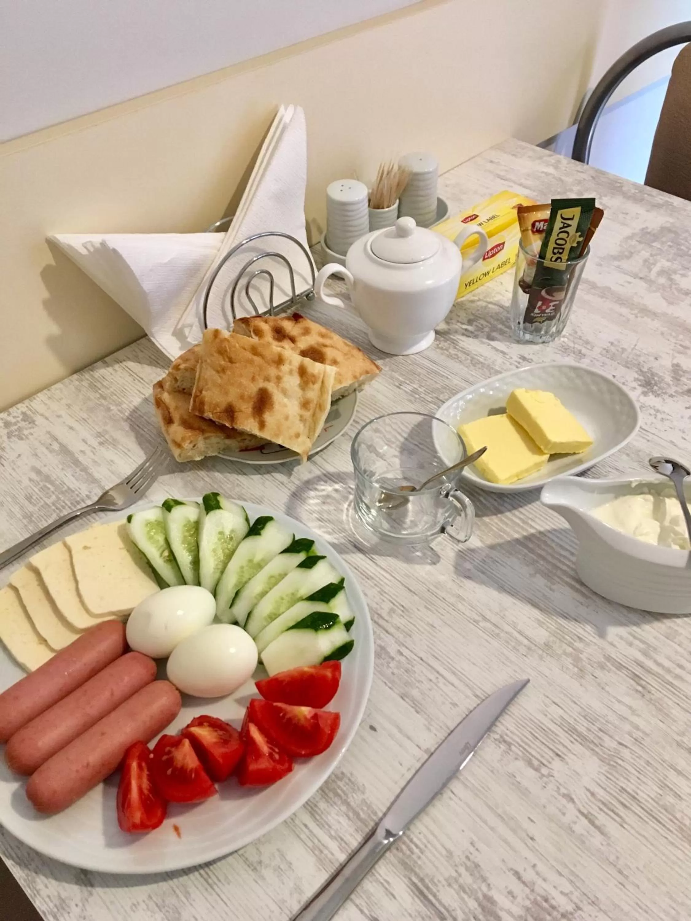 Food and drinks, Breakfast in Iveria