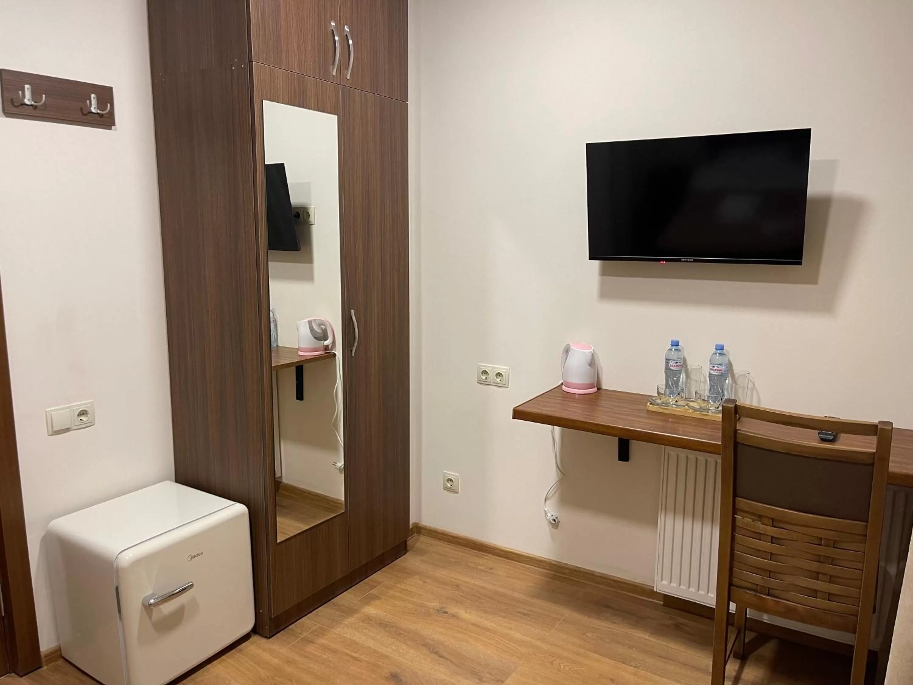 TV/Entertainment Center in ART family hotel