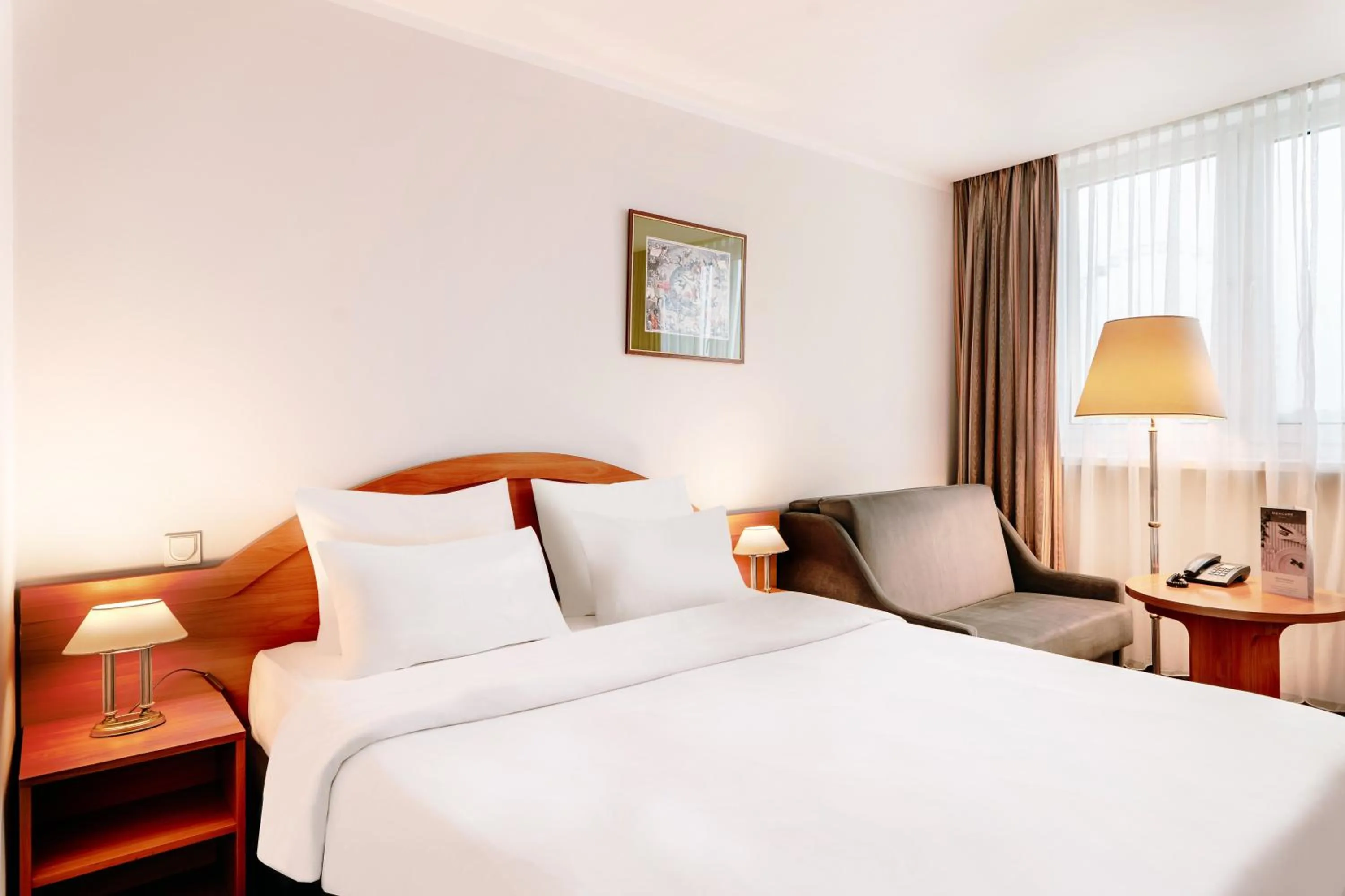 View (from property/room), Bed in Hotel Mercure Toruń Centrum