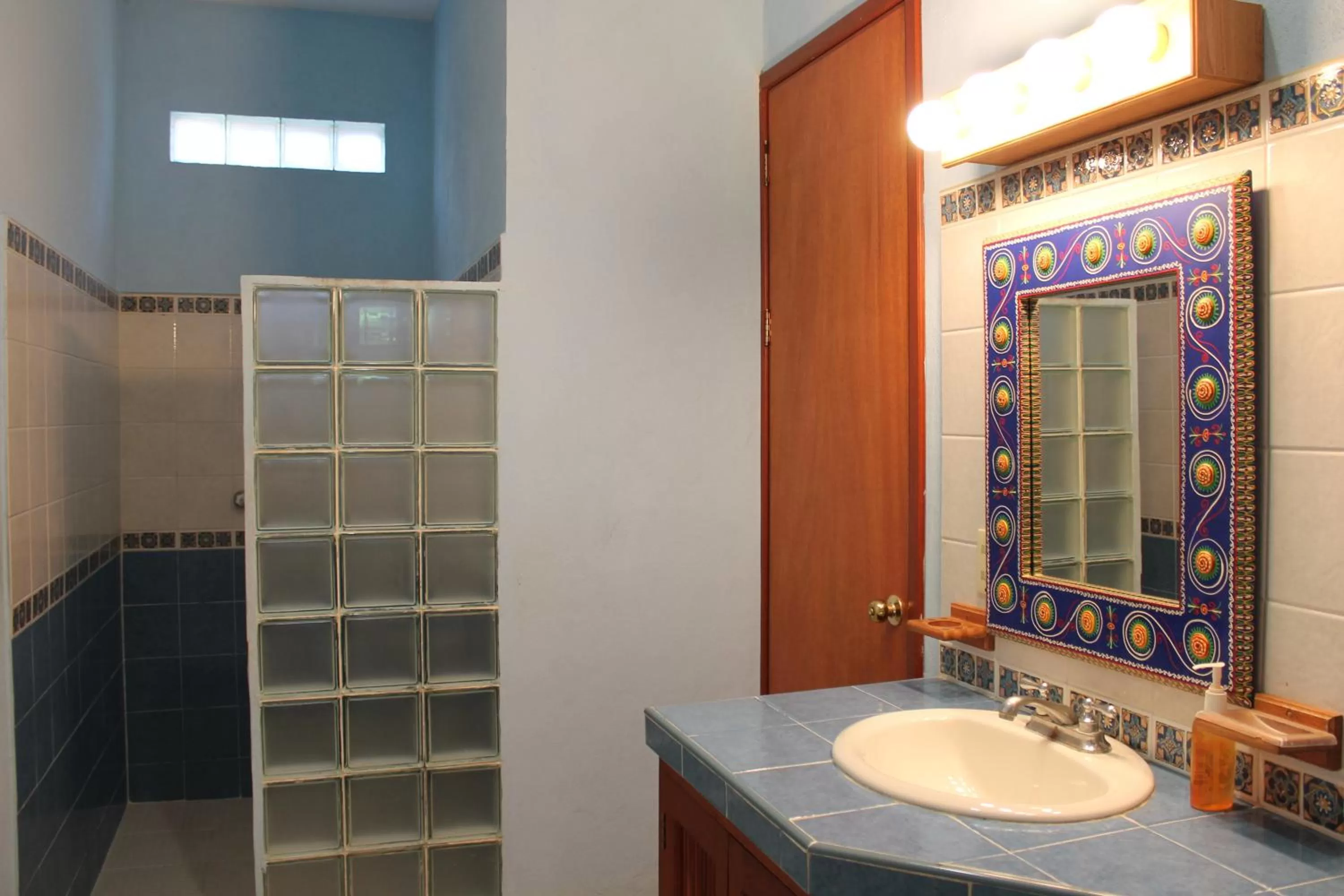 Bathroom in Casa Quetzal Hotel