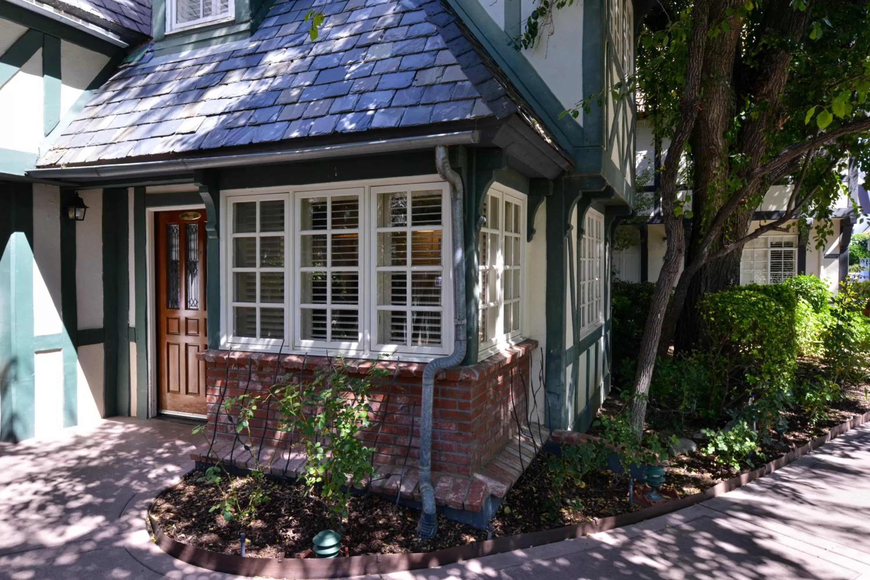 Property building in Wine Valley Inn