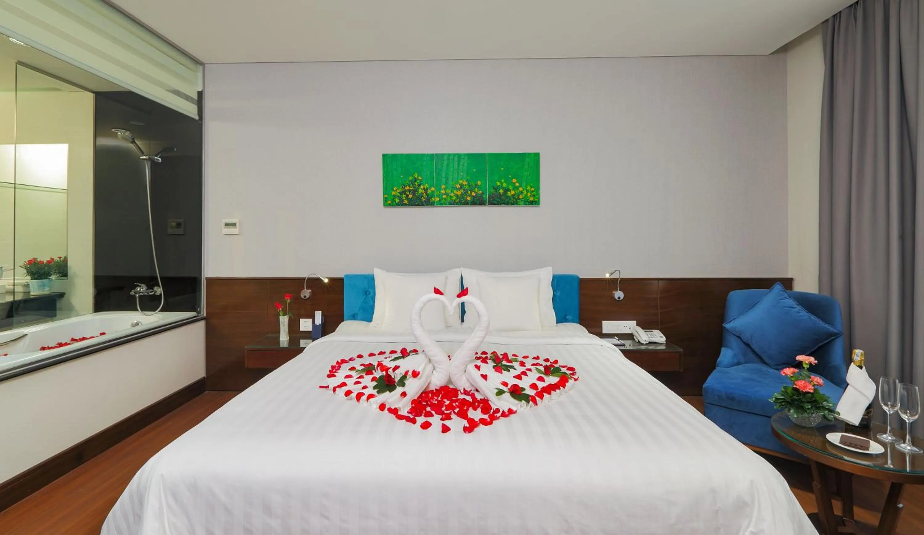 Central Palace Hotel