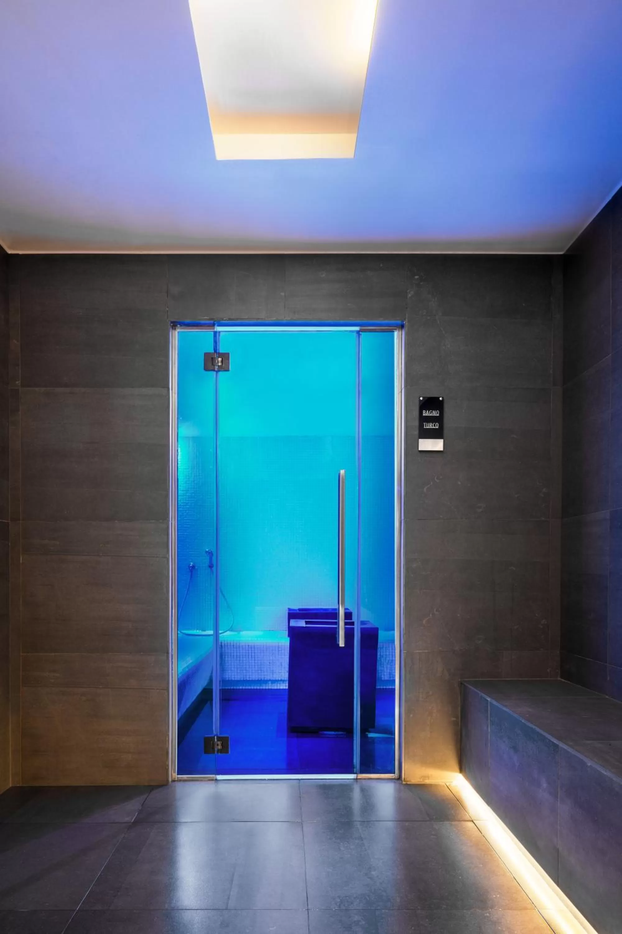 Steam room in LHP Napoli Palace & SPA