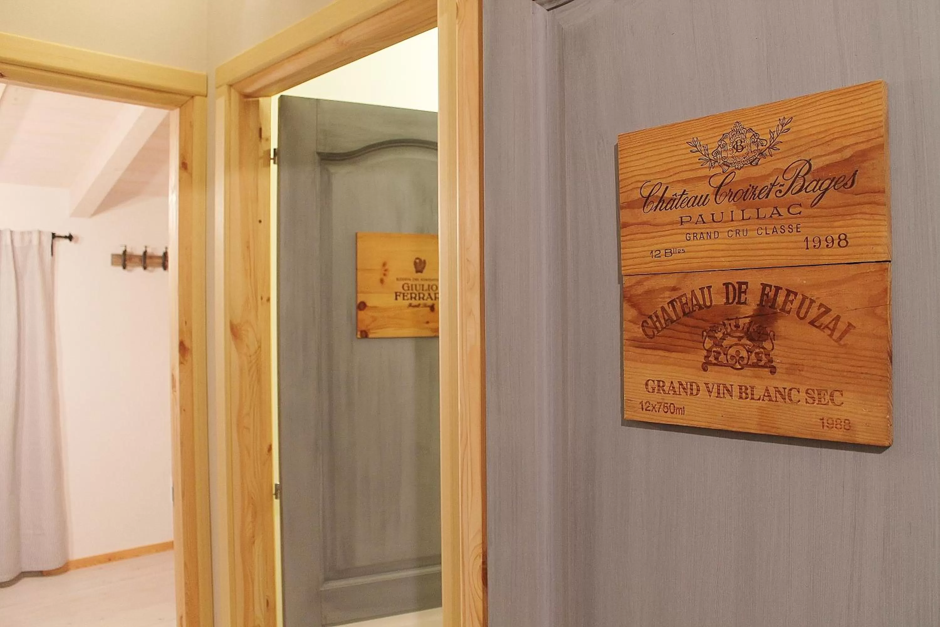 Decorative detail, Logo/Certificate/Sign/Award in Rooms Maison 3 Magnoni