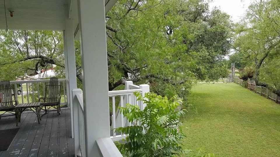 Patio in Full Moon Inn