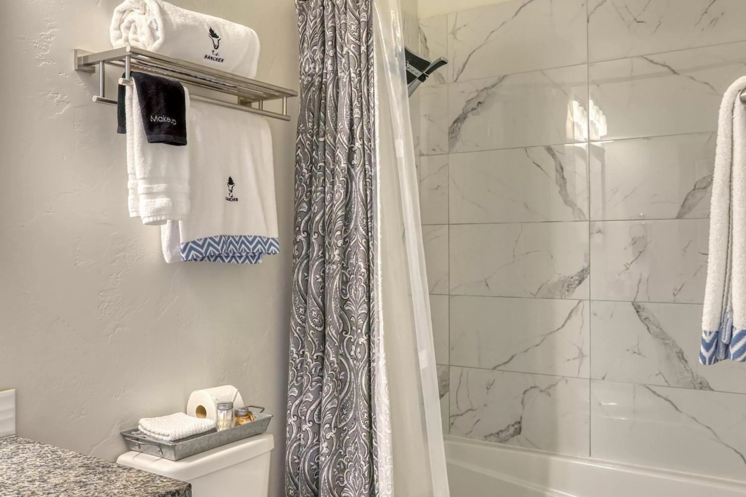 Bathroom in TJ Rancher - West Side Twin Falls