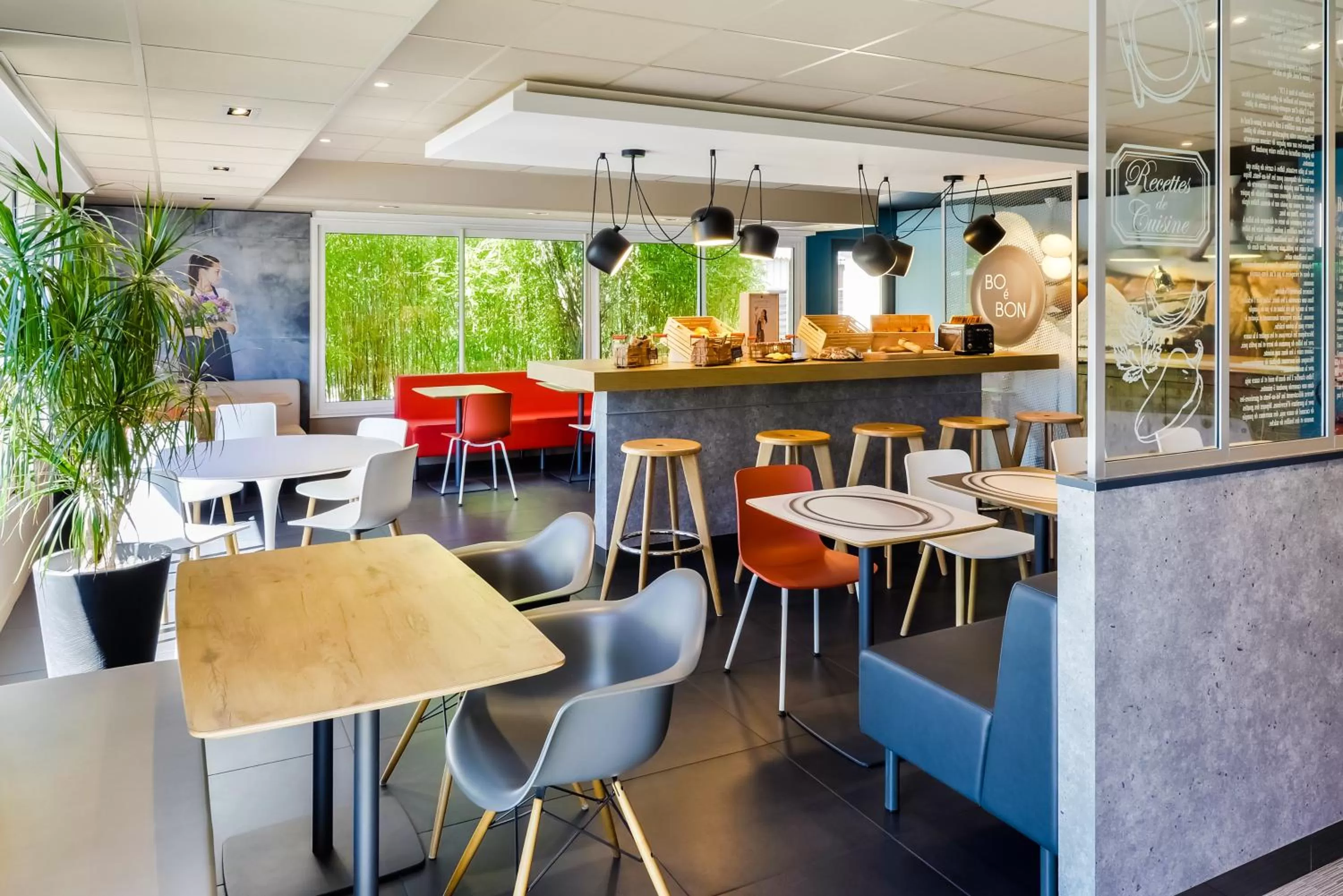 Restaurant/places to eat in Ibis Roanne Le Coteau Hotel Restaurant