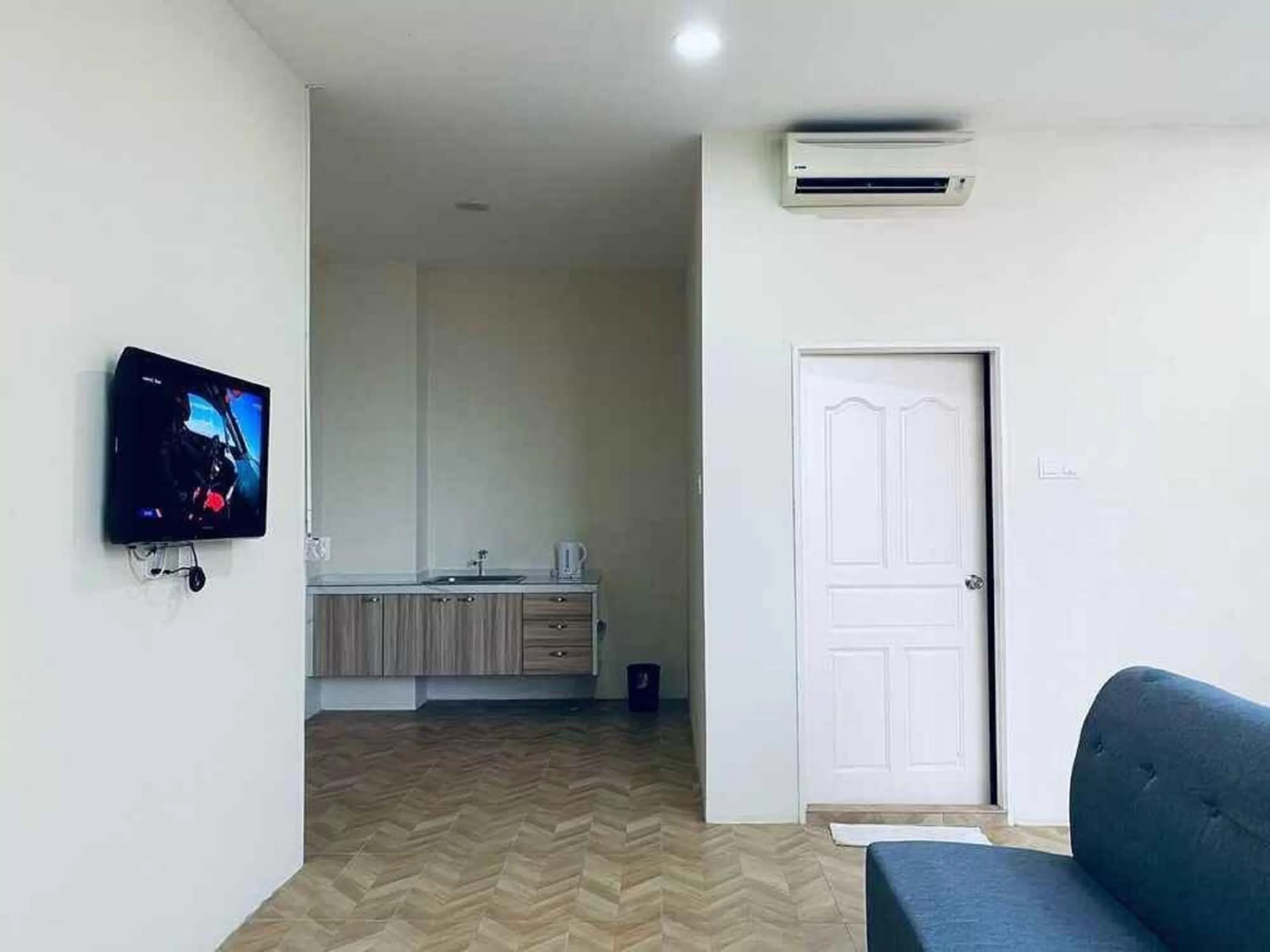 Living room, TV/Entertainment Center in Townhouse OAK Dz Premier Suite