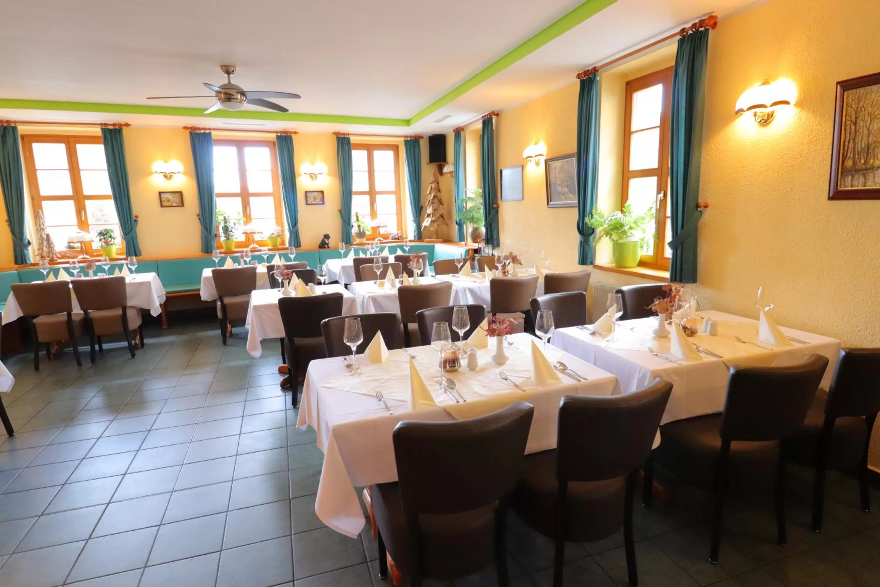 Restaurant/Places to Eat in Hotel Zum Goldenen Löwen