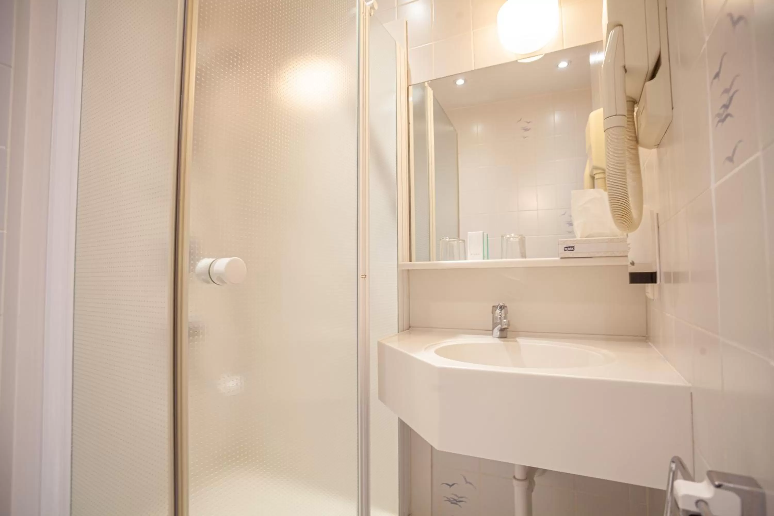 Bathroom in Hotel Monaco Zeebrugge Beach by Rikas Hotels