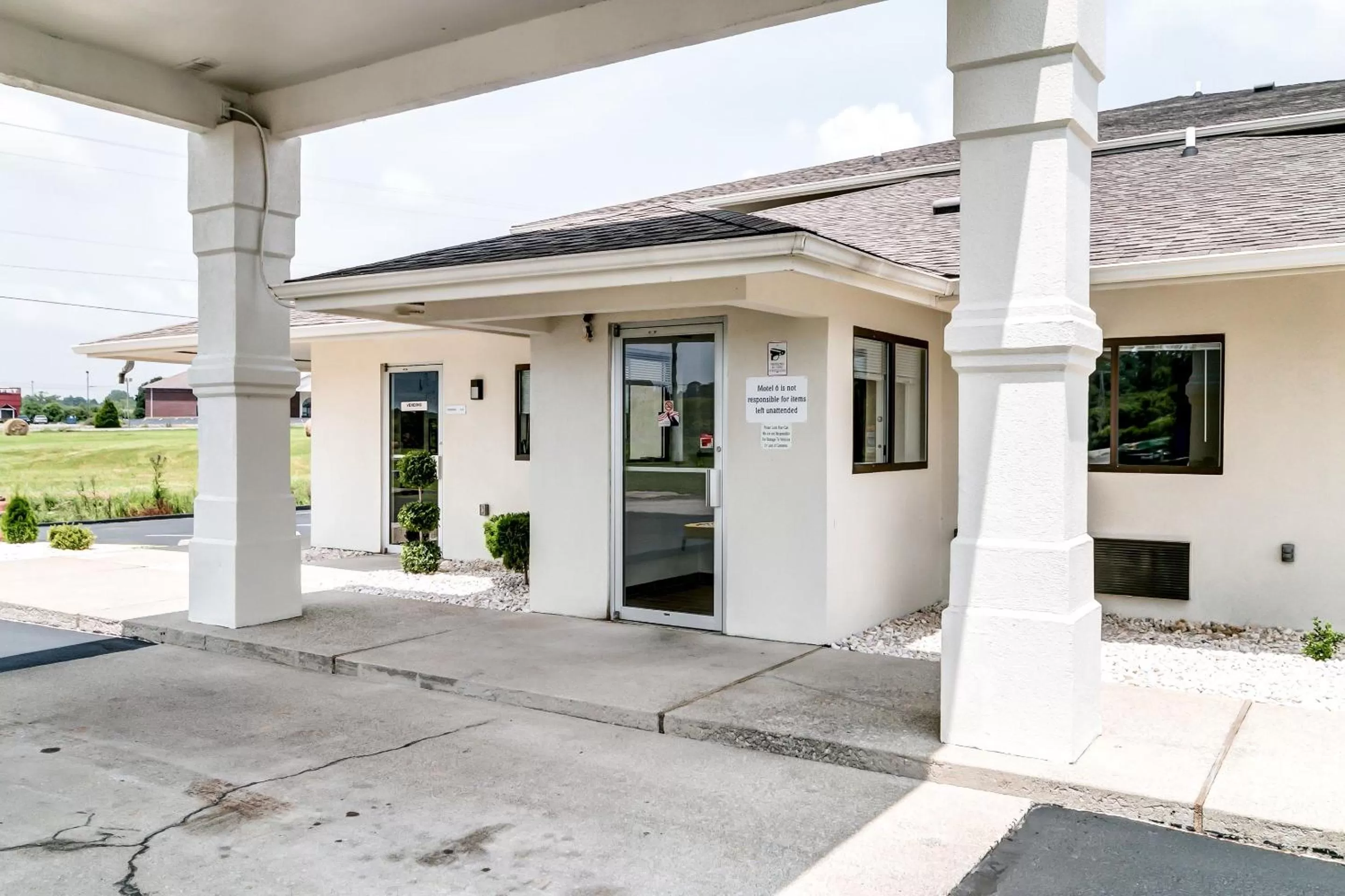 Property building in Motel 6-Berea, KY