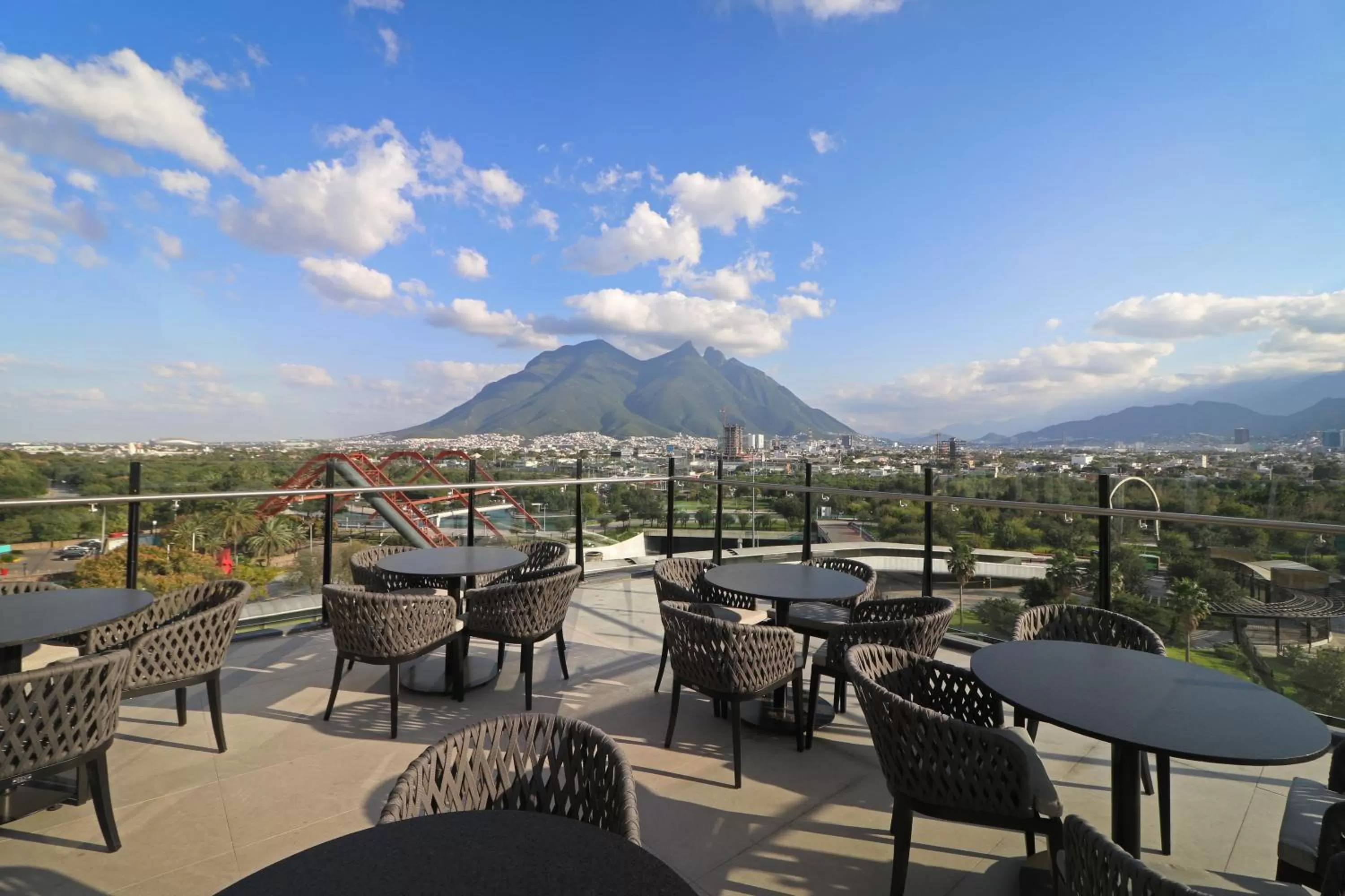 Balcony/Terrace in Holiday Inn Express - Monterrey - Fundidora by IHG