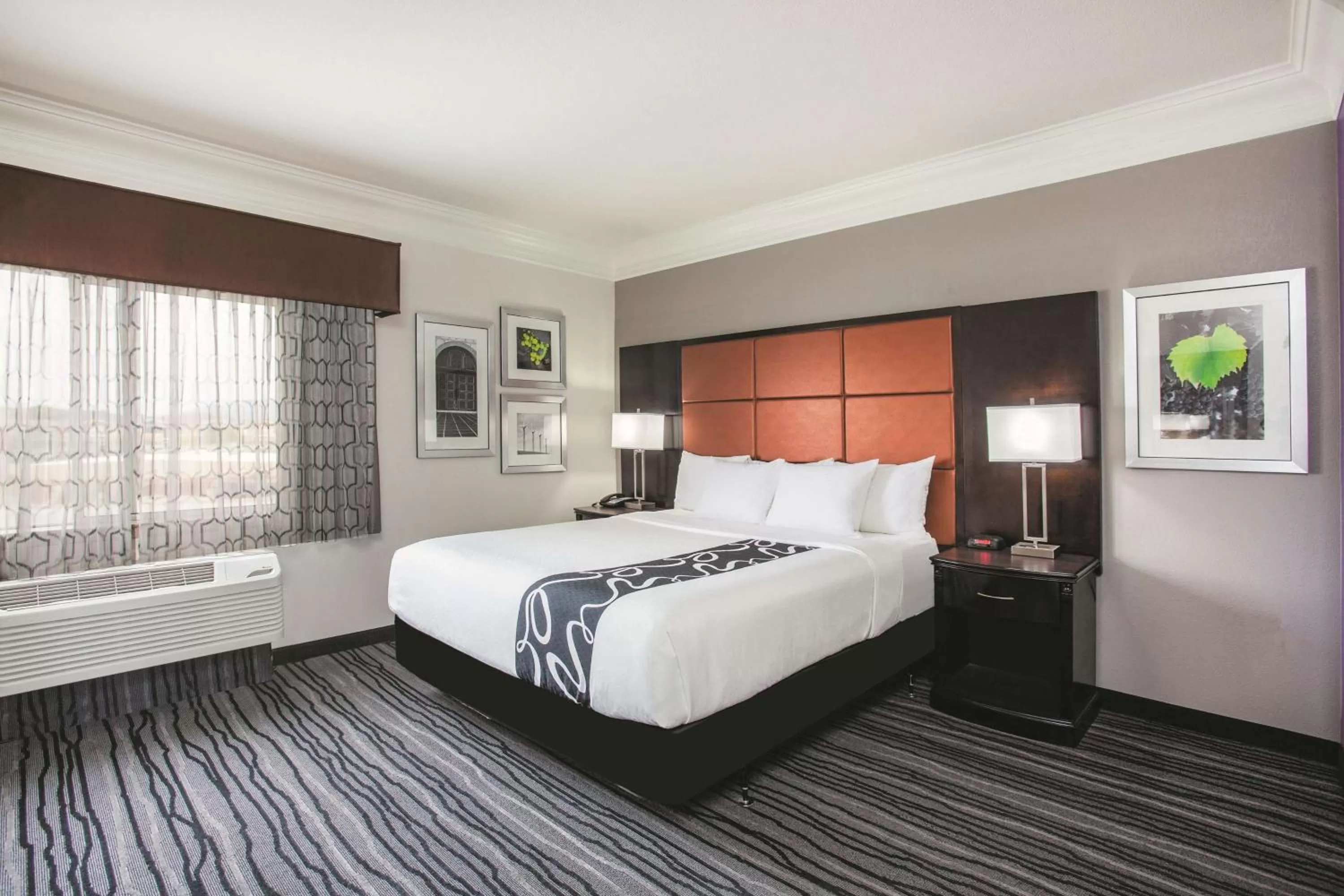 Photo of the whole room, Bed in La Quinta by Wyndham Dublin - Pleasanton