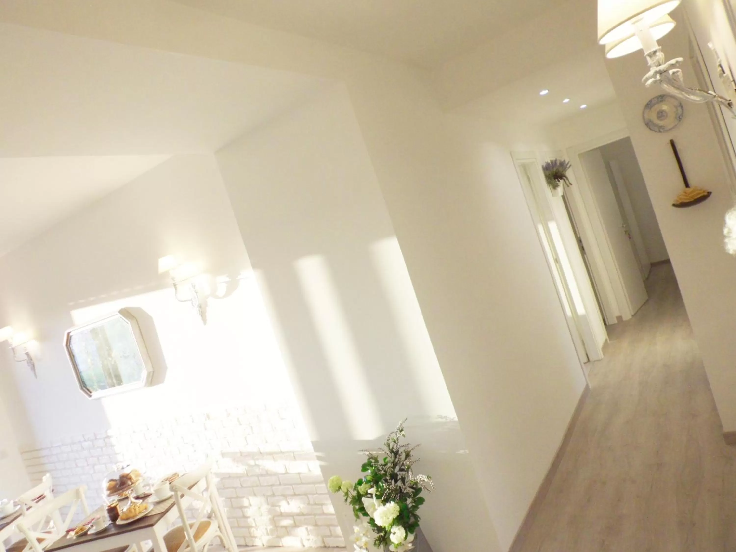 Communal lounge/ TV room in B&B More Than Rome