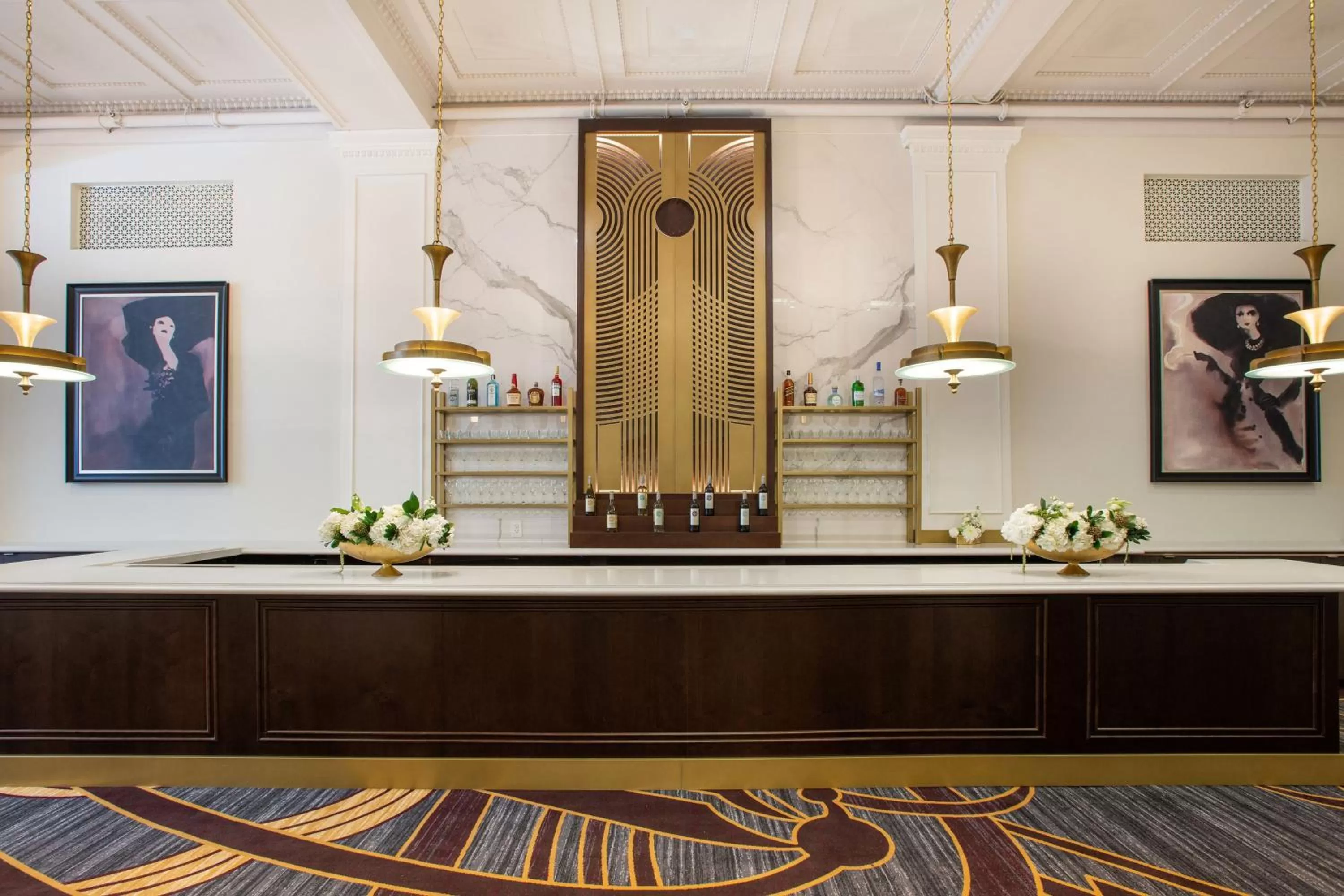 Lounge or bar in Magnolia Hotel Denver, a Tribute Portfolio Hotel