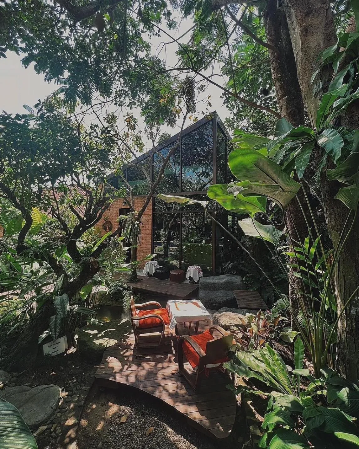 Restaurant/places to eat in Flora Ville-SHA PLUS