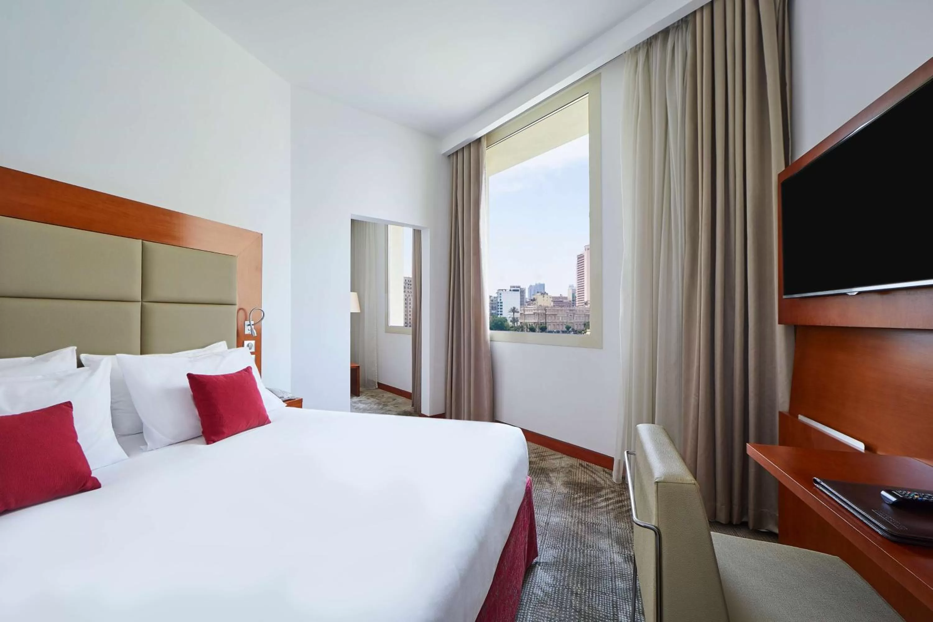 Bed in Steigenberger Hotel El Tahrir Cairo