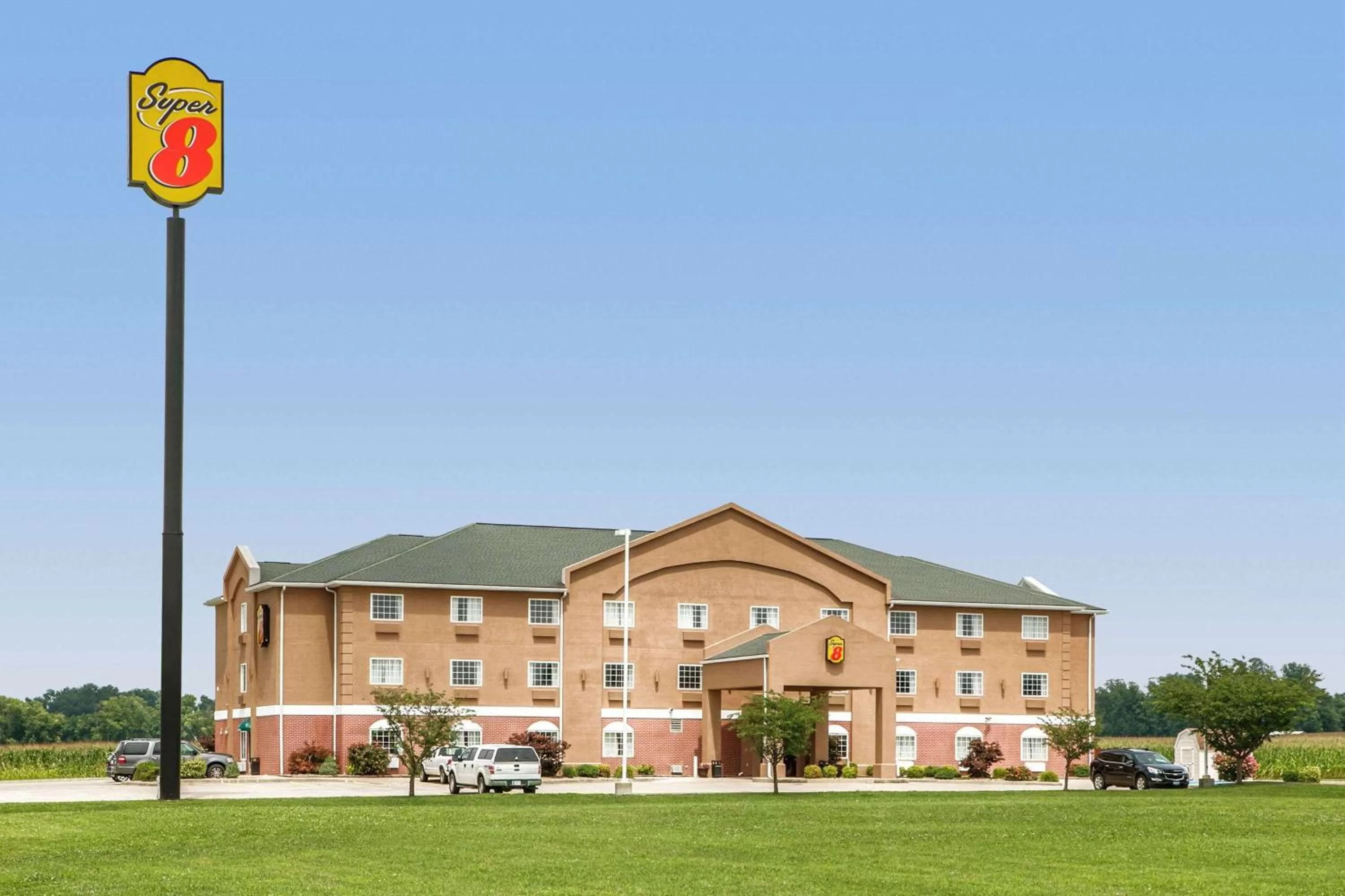 Property building in Super 8 by Wyndham Grayville