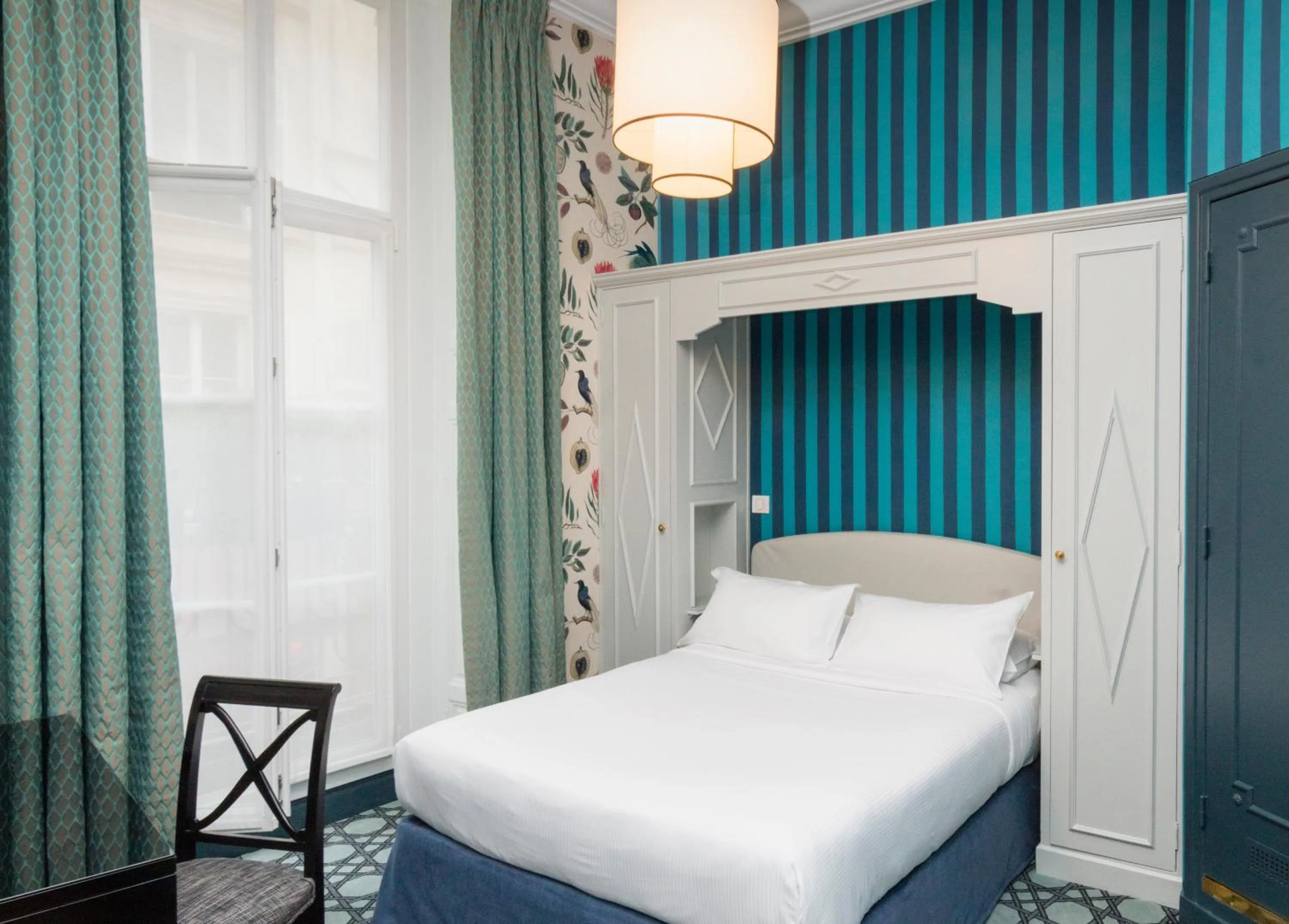 Photo of the whole room, Bed in Hôtel Saint Germain