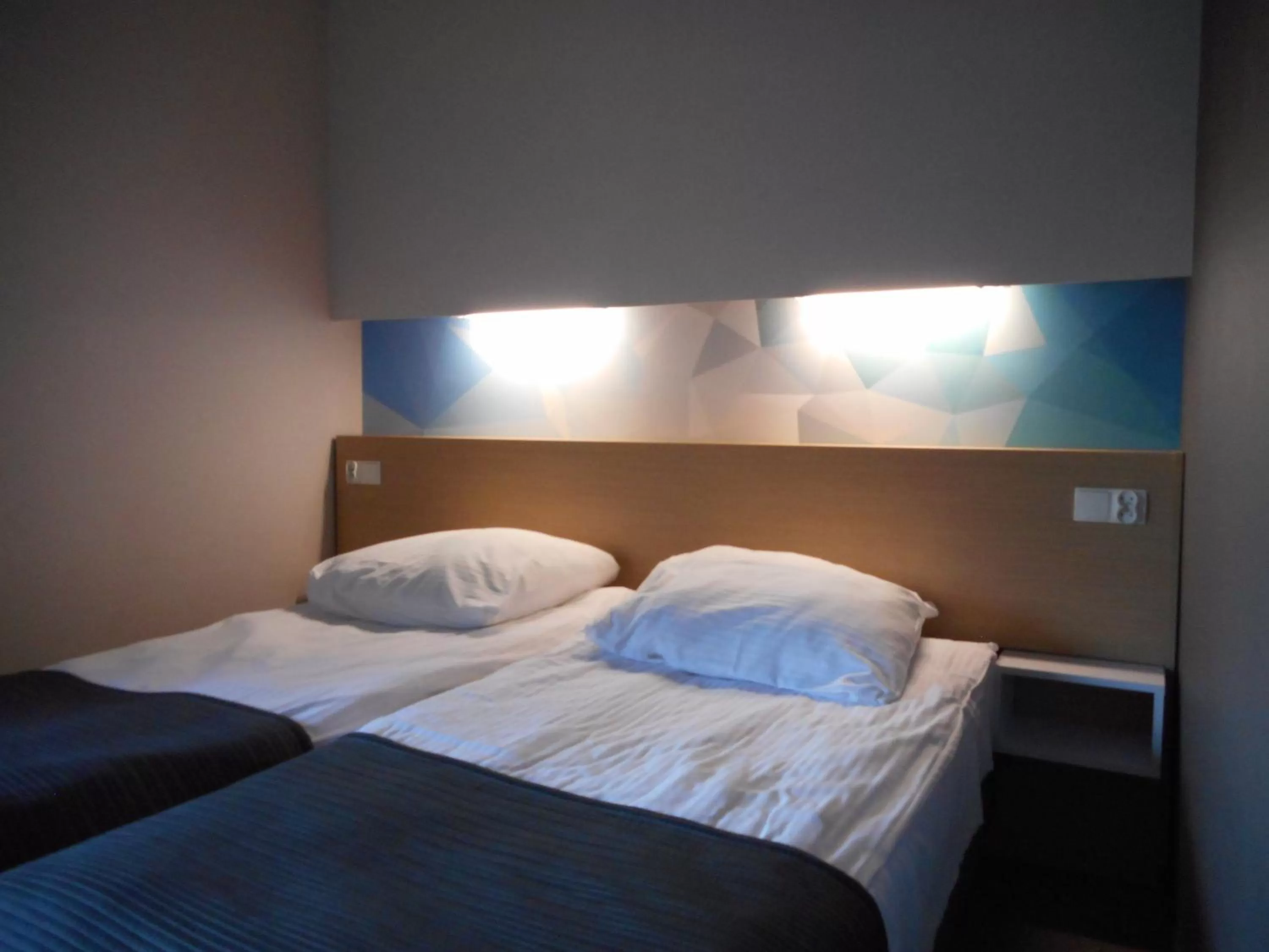Property building, Bed in Hotel Platan