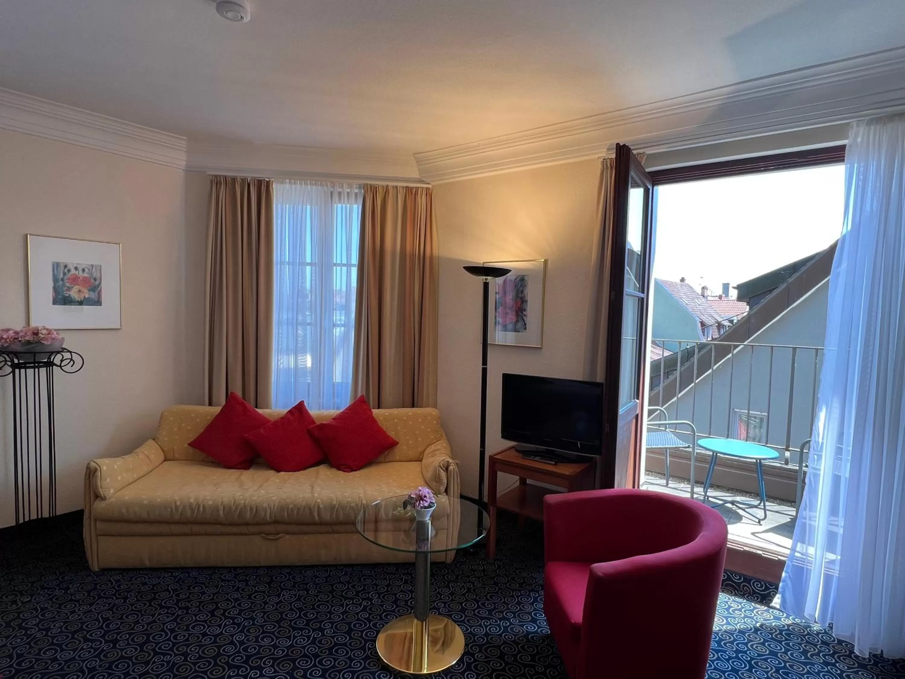 Photo of the whole room in Stadthotel