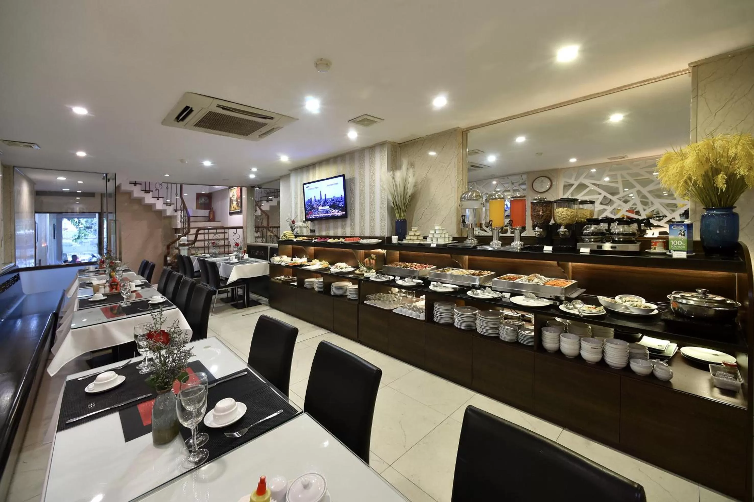 Restaurant/places to eat in Hanoi Eternity Hotel