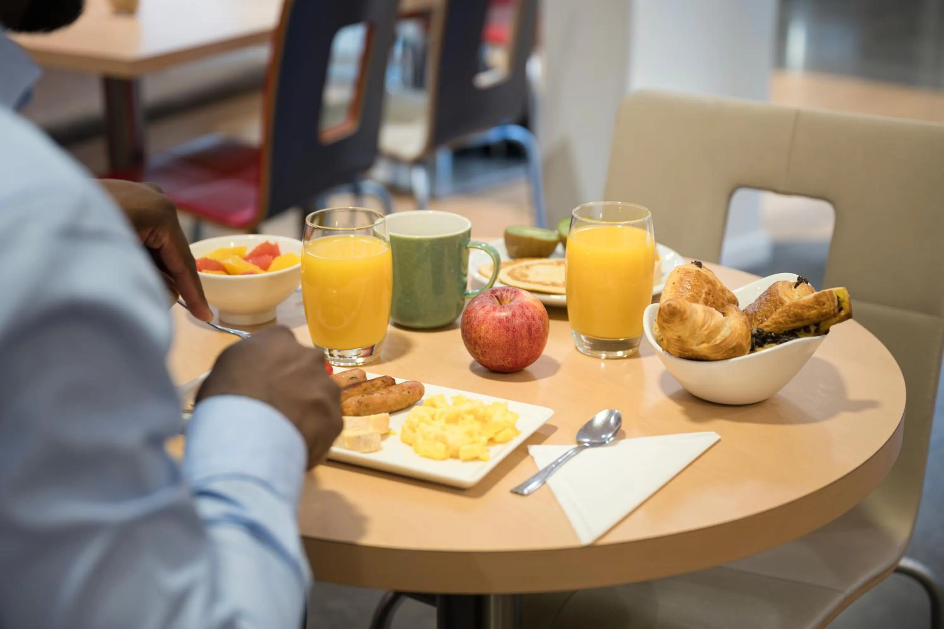 Restaurant/places to eat in ibis Paris Gare de Lyon Reuilly