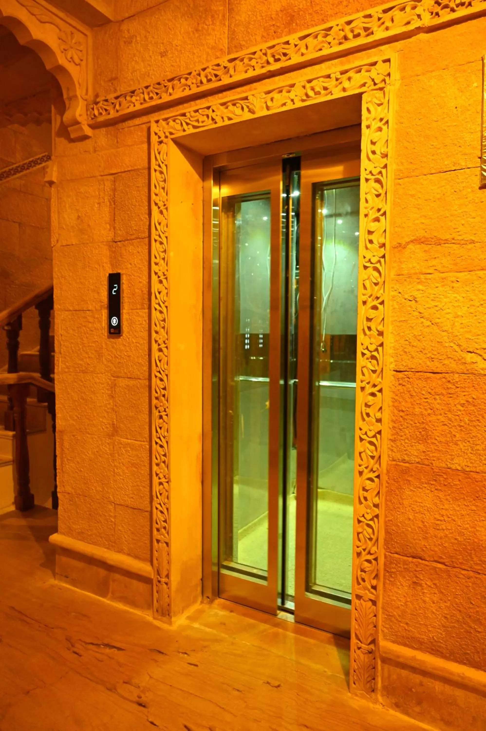 elevator in Hotel Lal Garh Fort And Palace