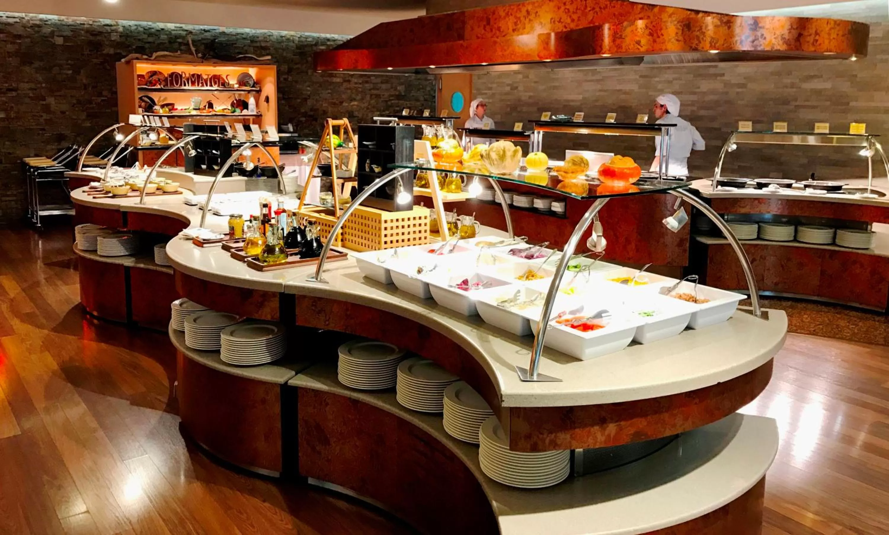 Restaurant/places to eat in Novotel Andorra