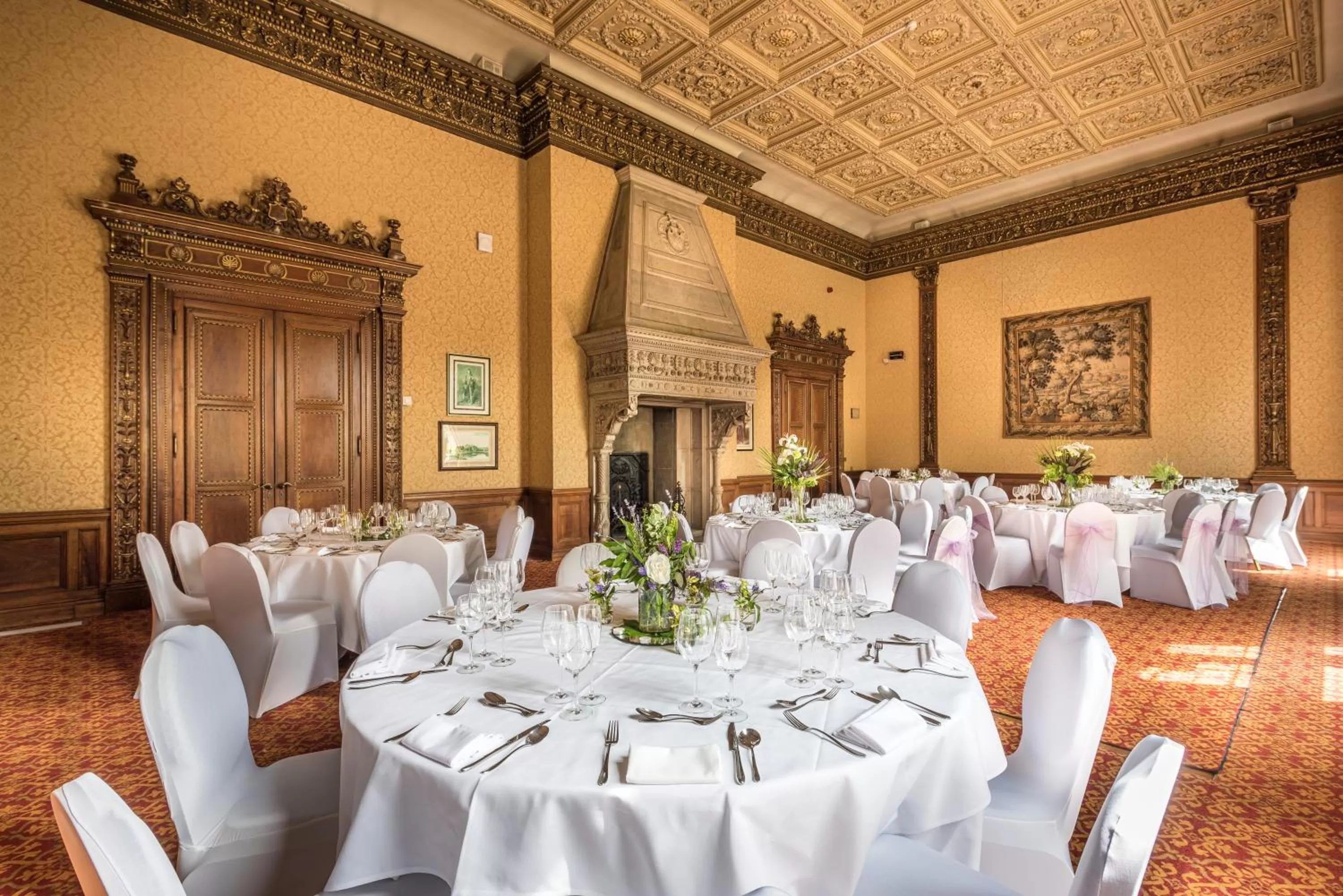 Day, Banquet Facilities in Macdonald Elmers Court Resort
