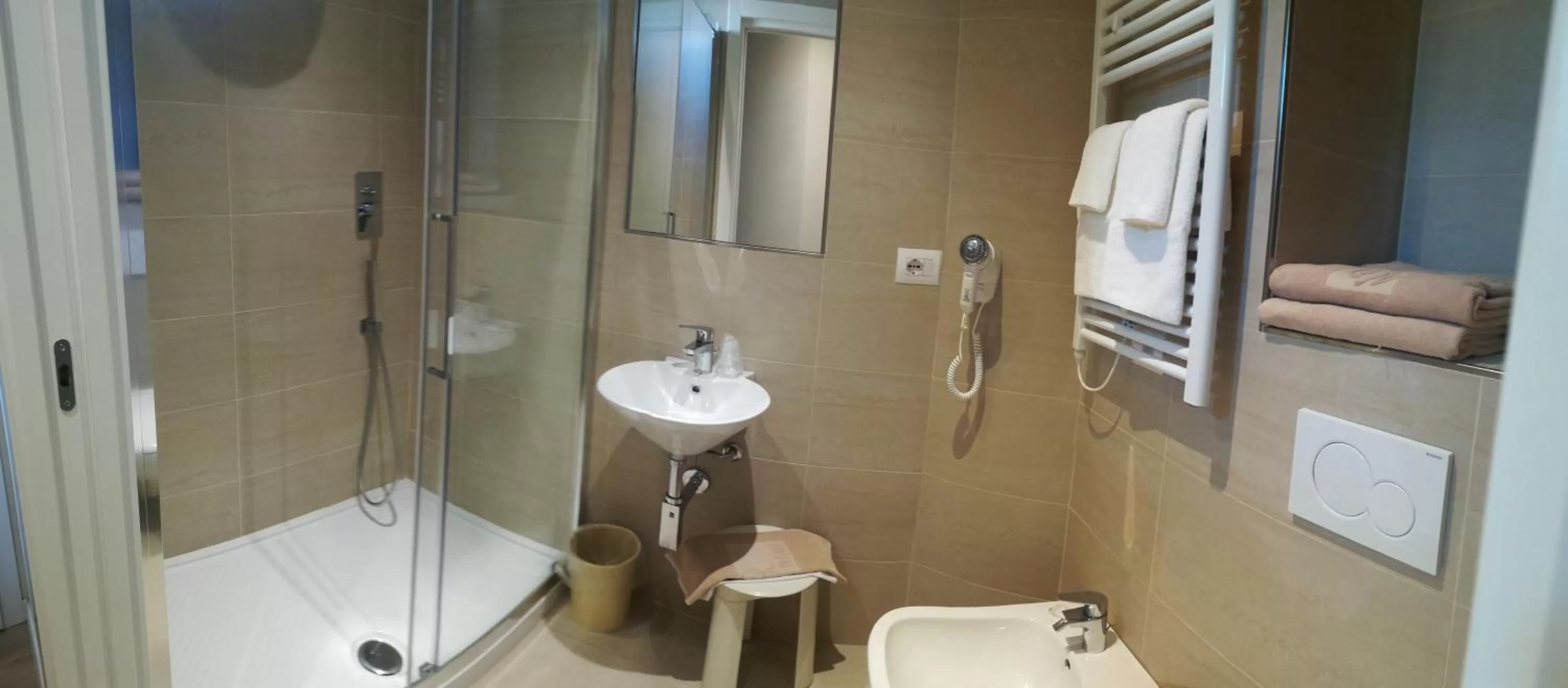 Shower in Roma Hotel