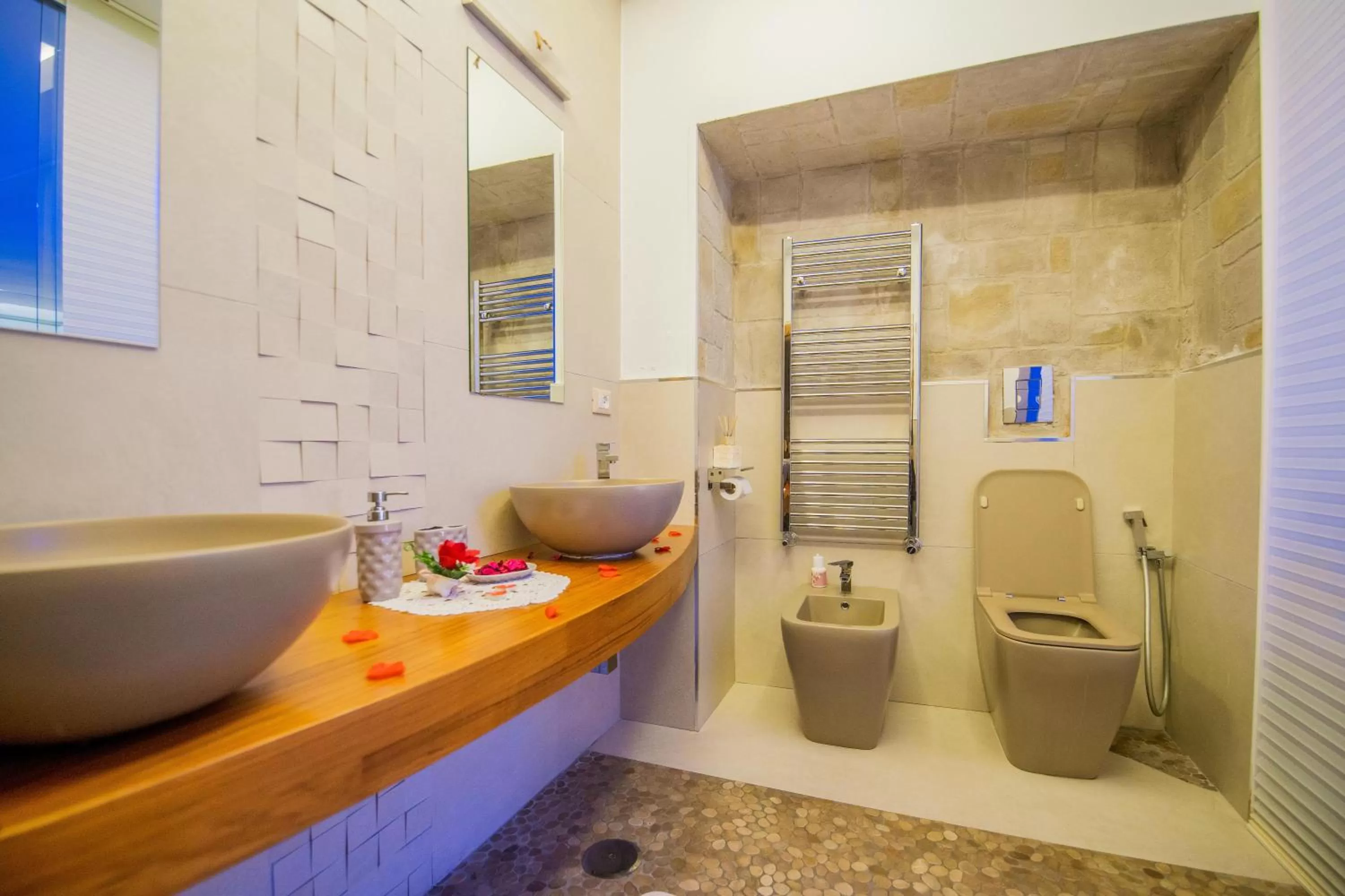 Shower in Le suite del nostromo