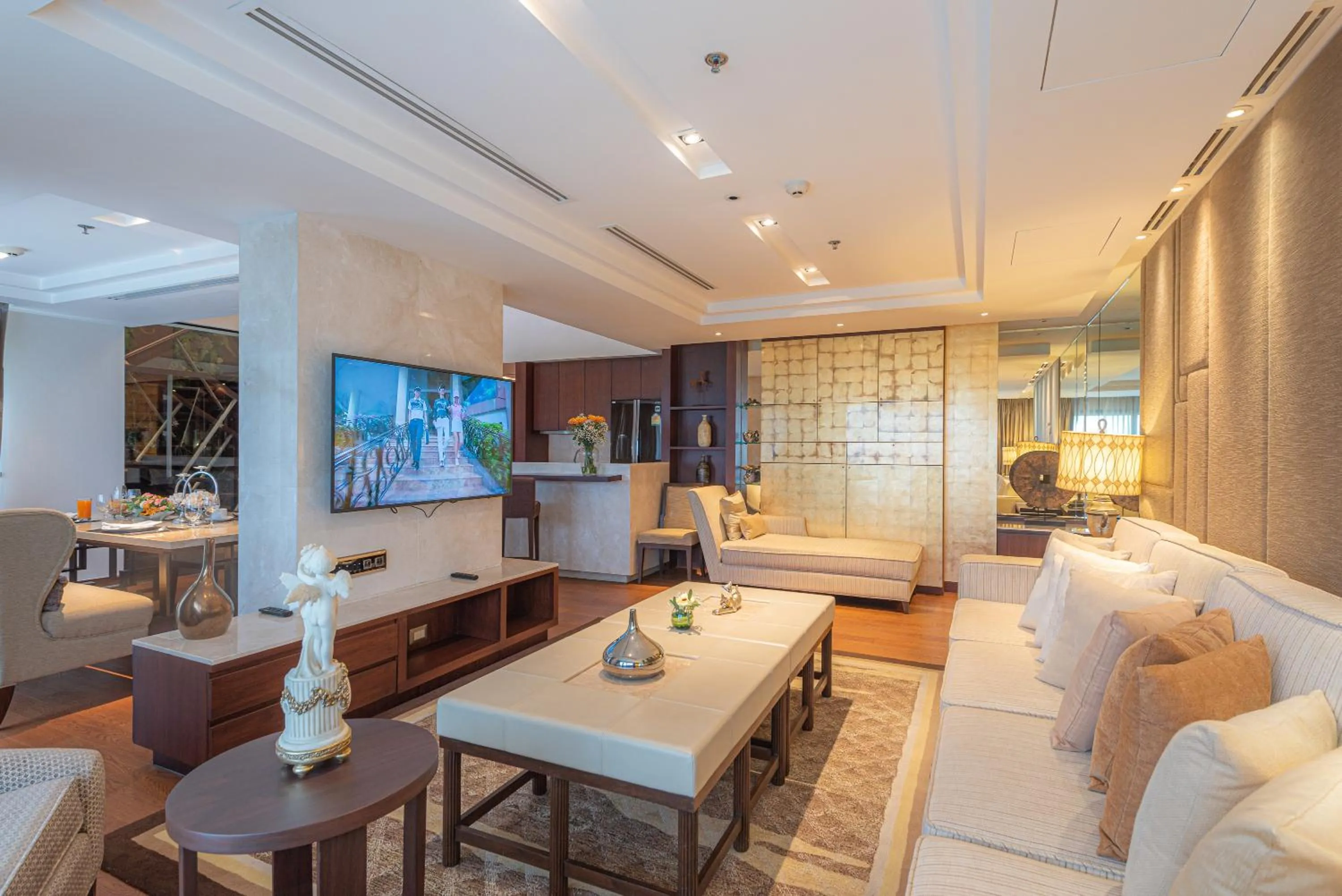 Living room in Summit Windmill Golf Suite Hotel at Suvarnabhumi