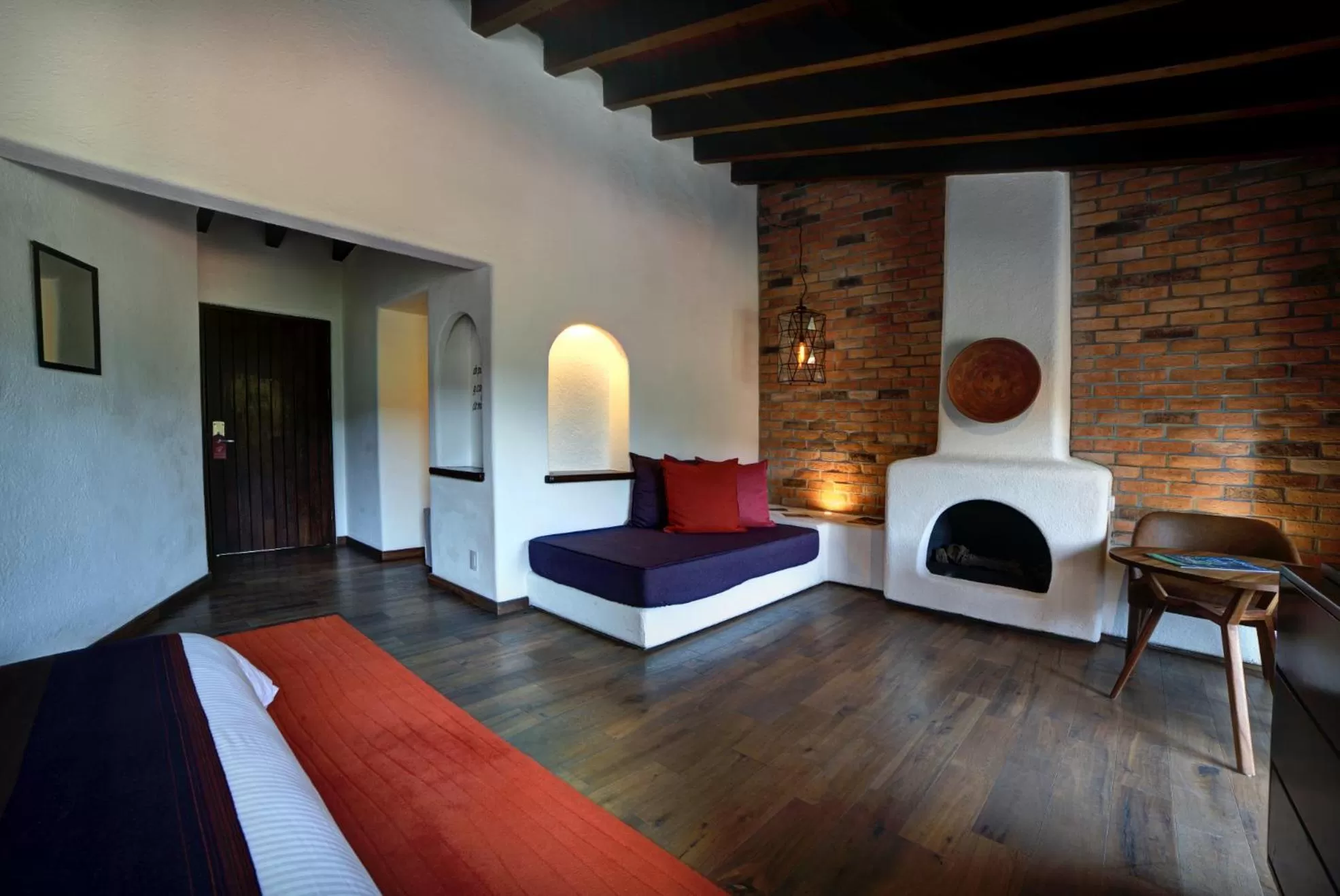 Photo of the whole room, Bed in Hotel Avandaro Golf & Spa Resort