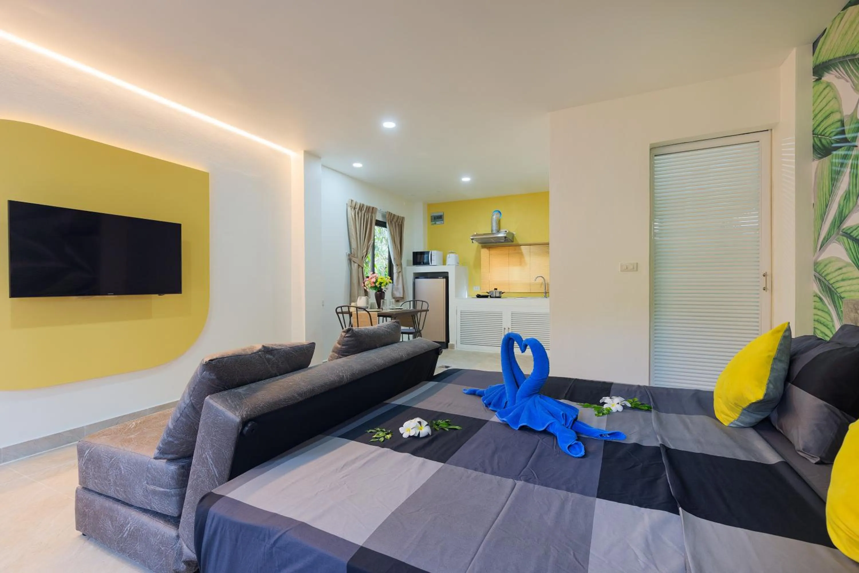 TV and multimedia in Baan Chaylay Resort Karon