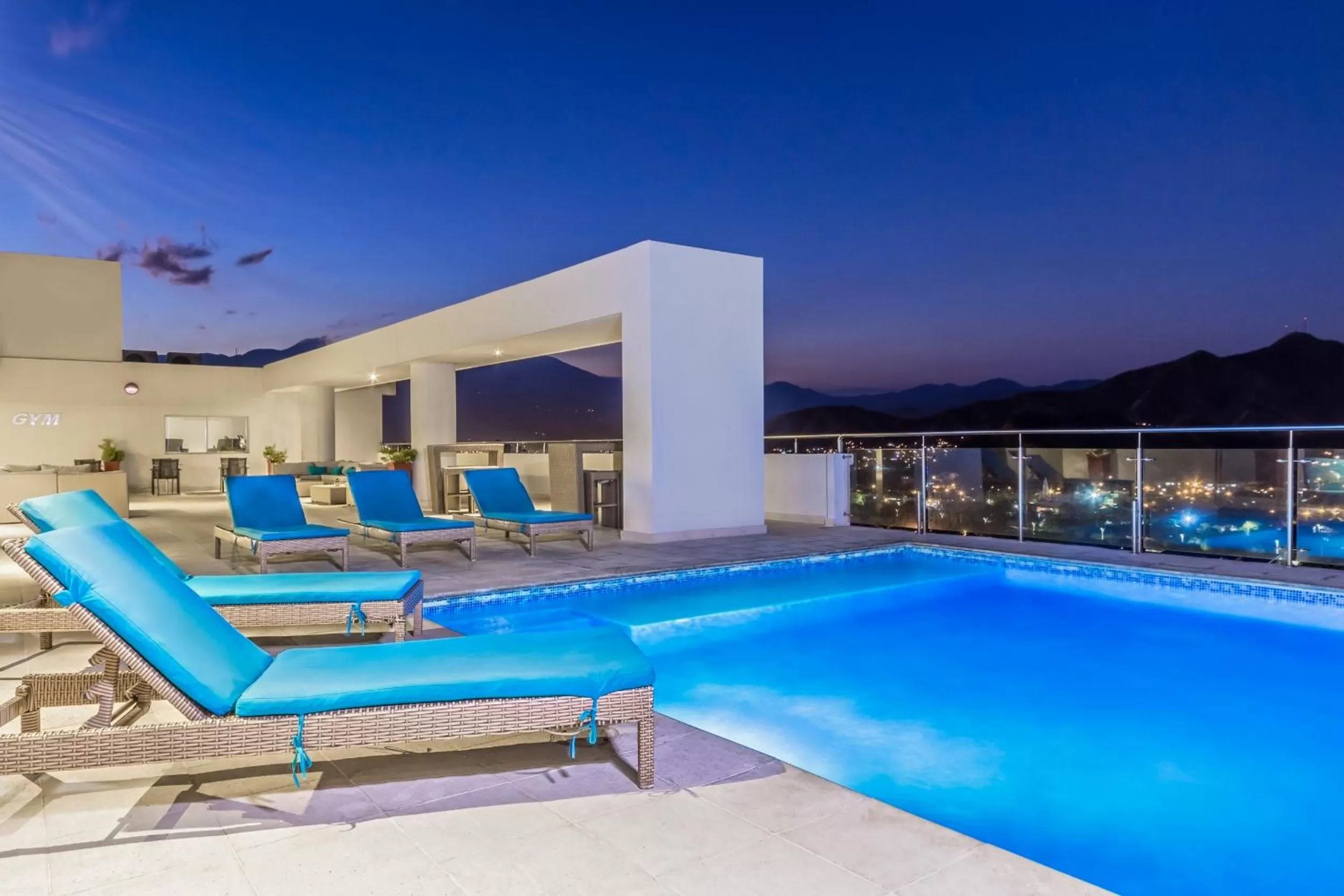 Swimming pool in Best Western Plus Santa Marta Hotel