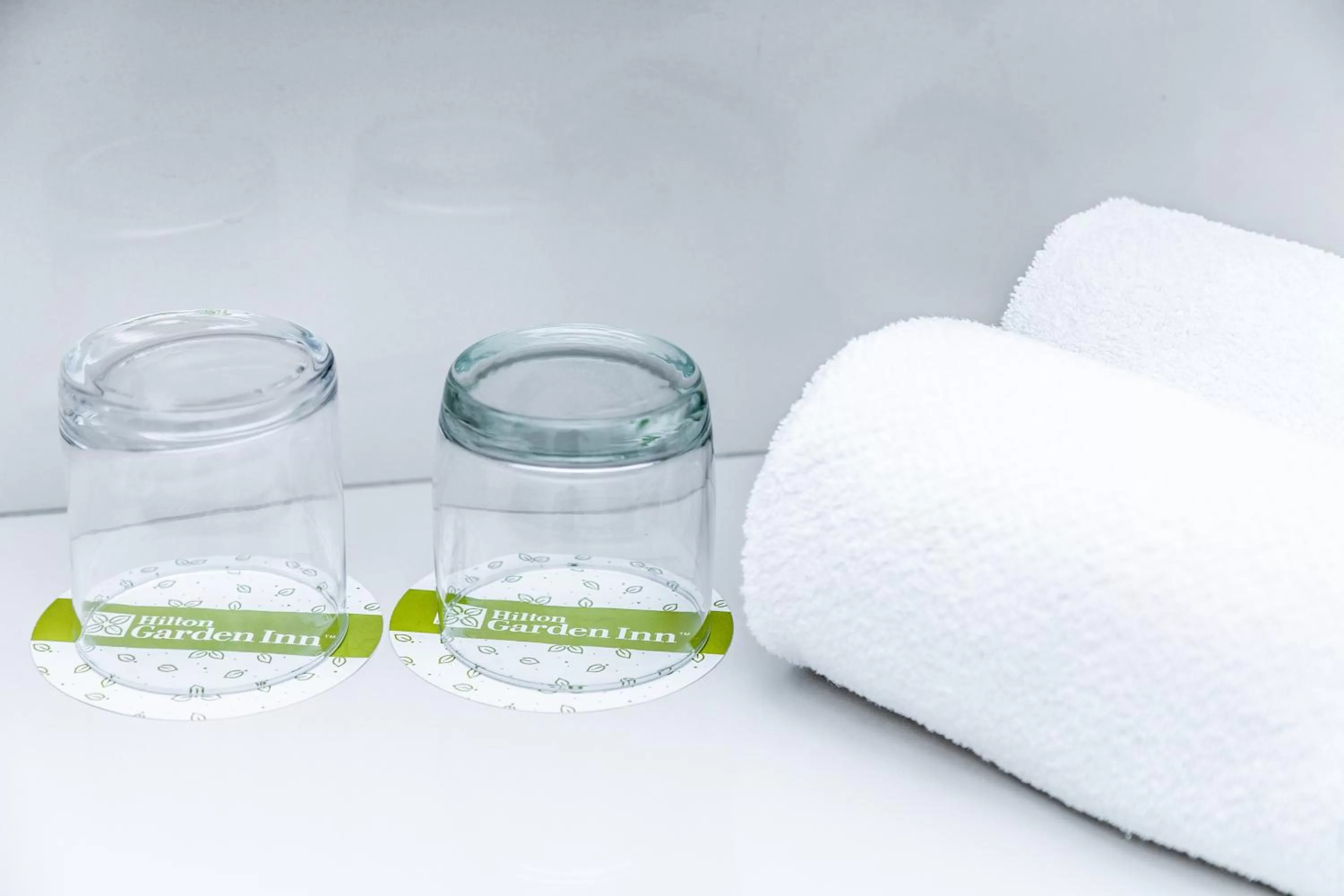 Bathroom, Bed in Hilton Garden Inn Belo Horizonte Lourdes