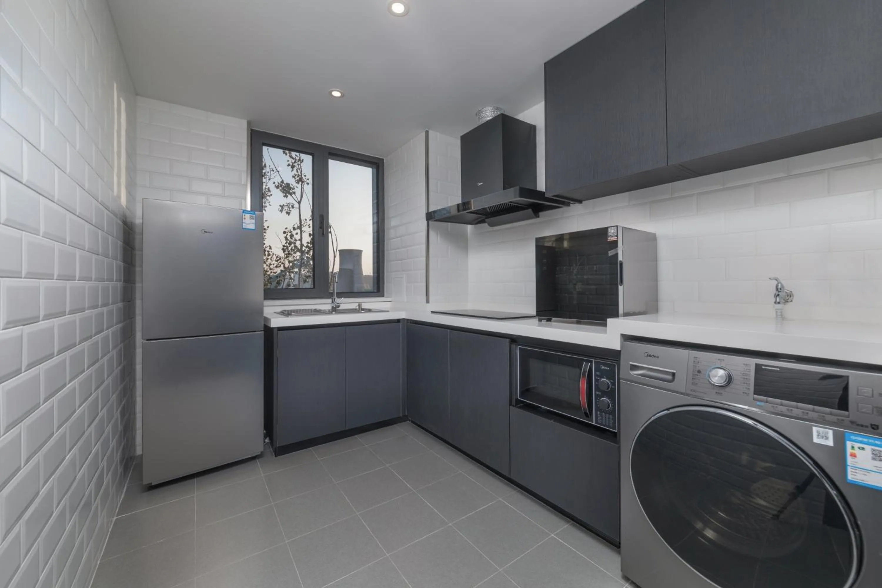 kitchen in Holiday Inn Express Beijing Shijingshan Lakeview by IHG