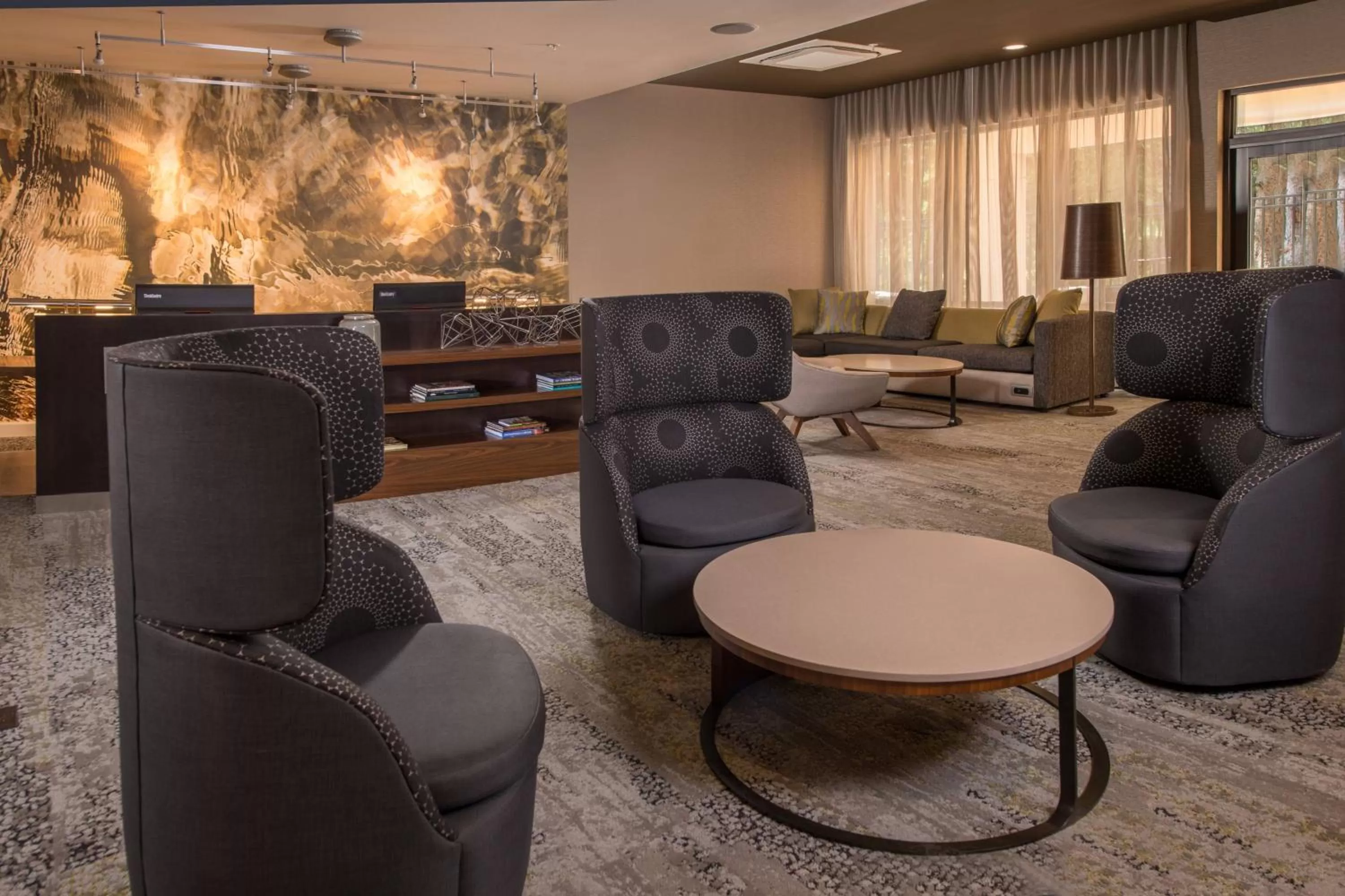 Lobby or reception in Courtyard by Marriott Hershey Chocolate Avenue