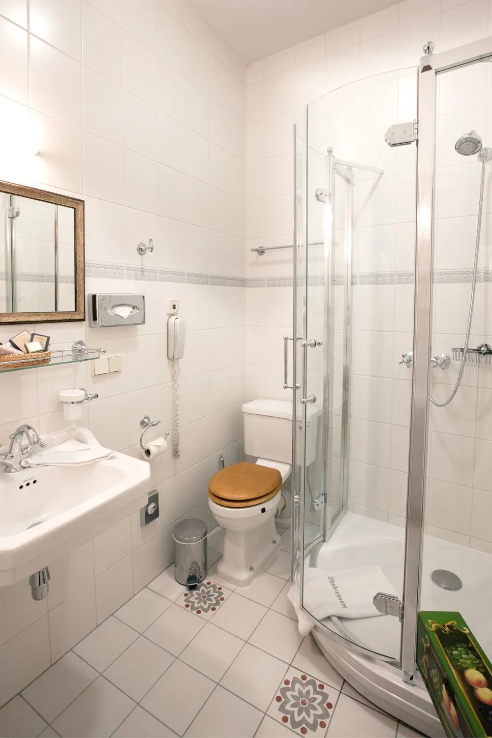 Shower in Shakespeare Boutique Hotel