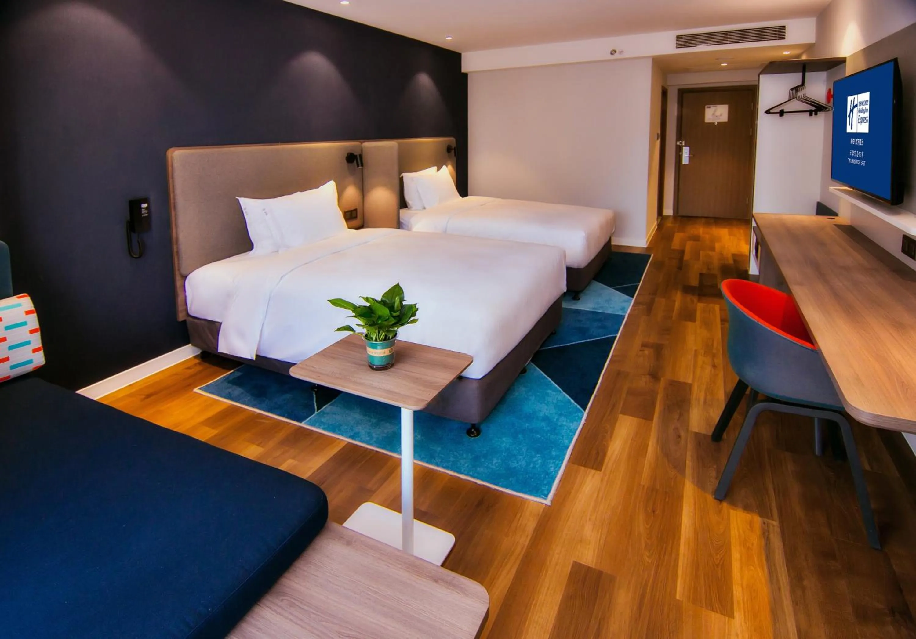 Photo of the whole room, Bed in Holiday Inn Express Tianjin Airport East by IHG