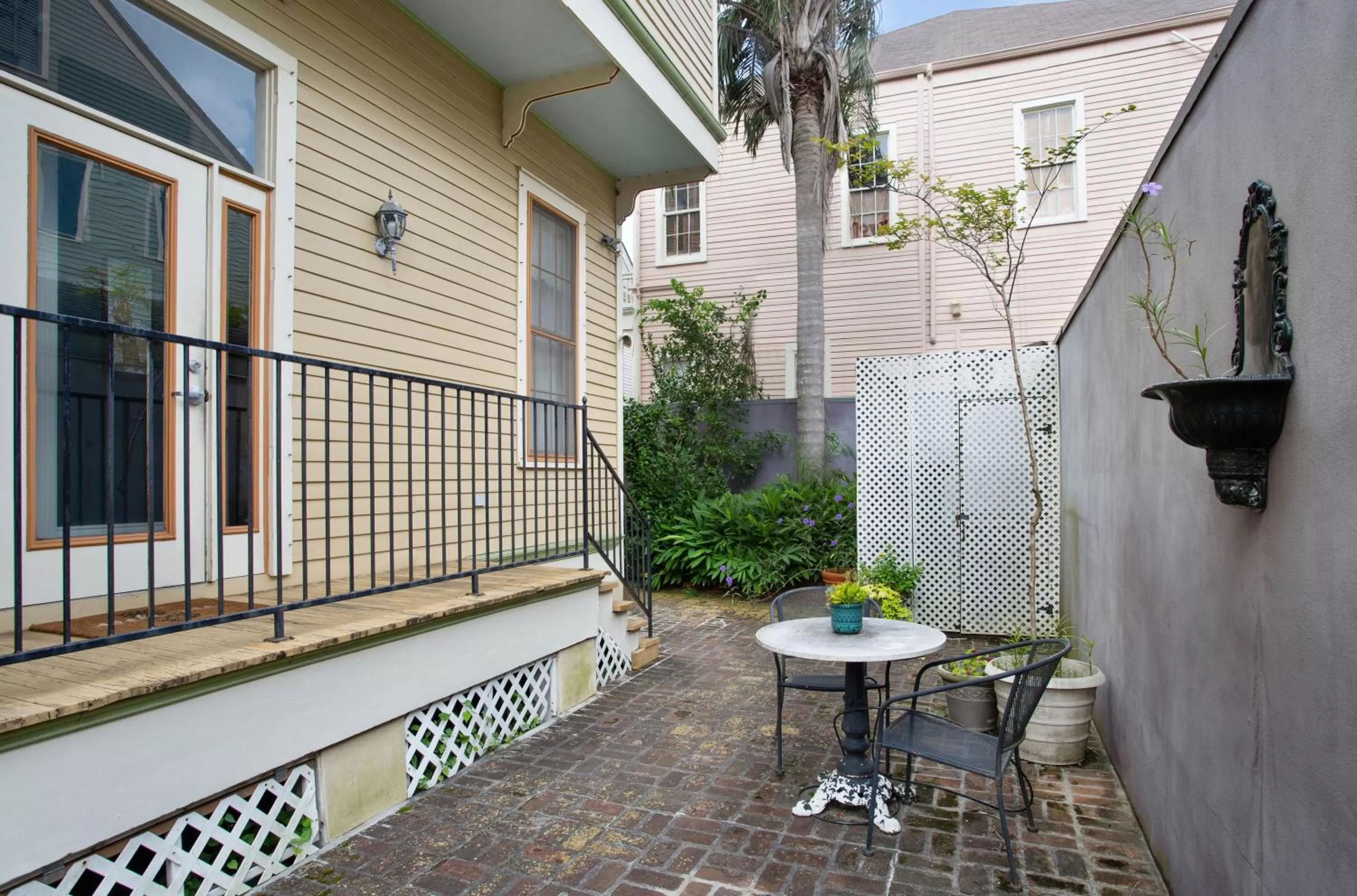Patio in Maison Perrier Bed & Breakfast
