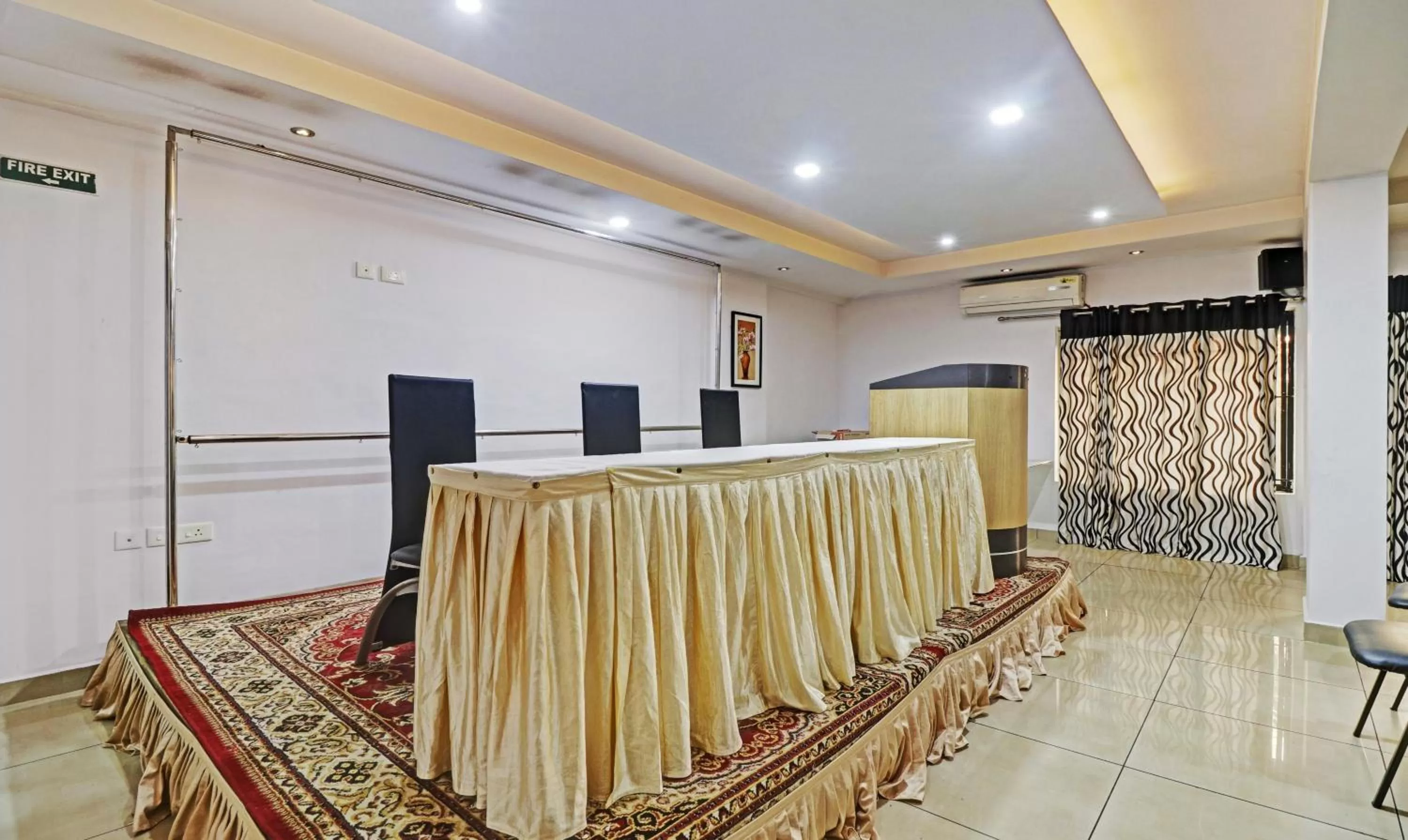 Meeting/conference room in Treebo Symphony Hotels And Resorts Angamally