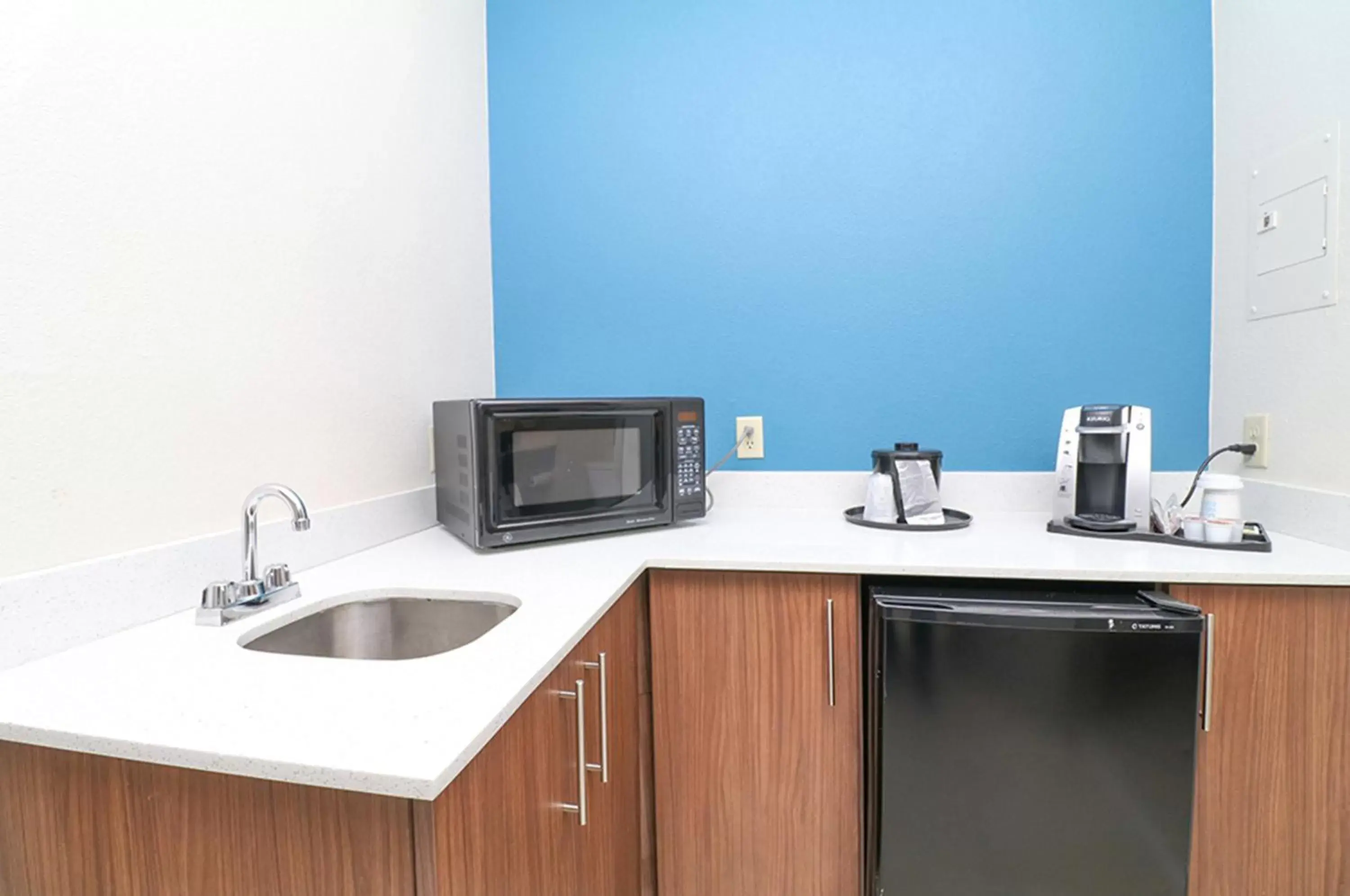 King Suite with Whirlpool in Holiday Inn Express Hotel & Suites Greenville, an IHG Hotel King Suite with Whirlpool in Holiday Inn Express Hotel & Suites Greenville, an IHG Hotel