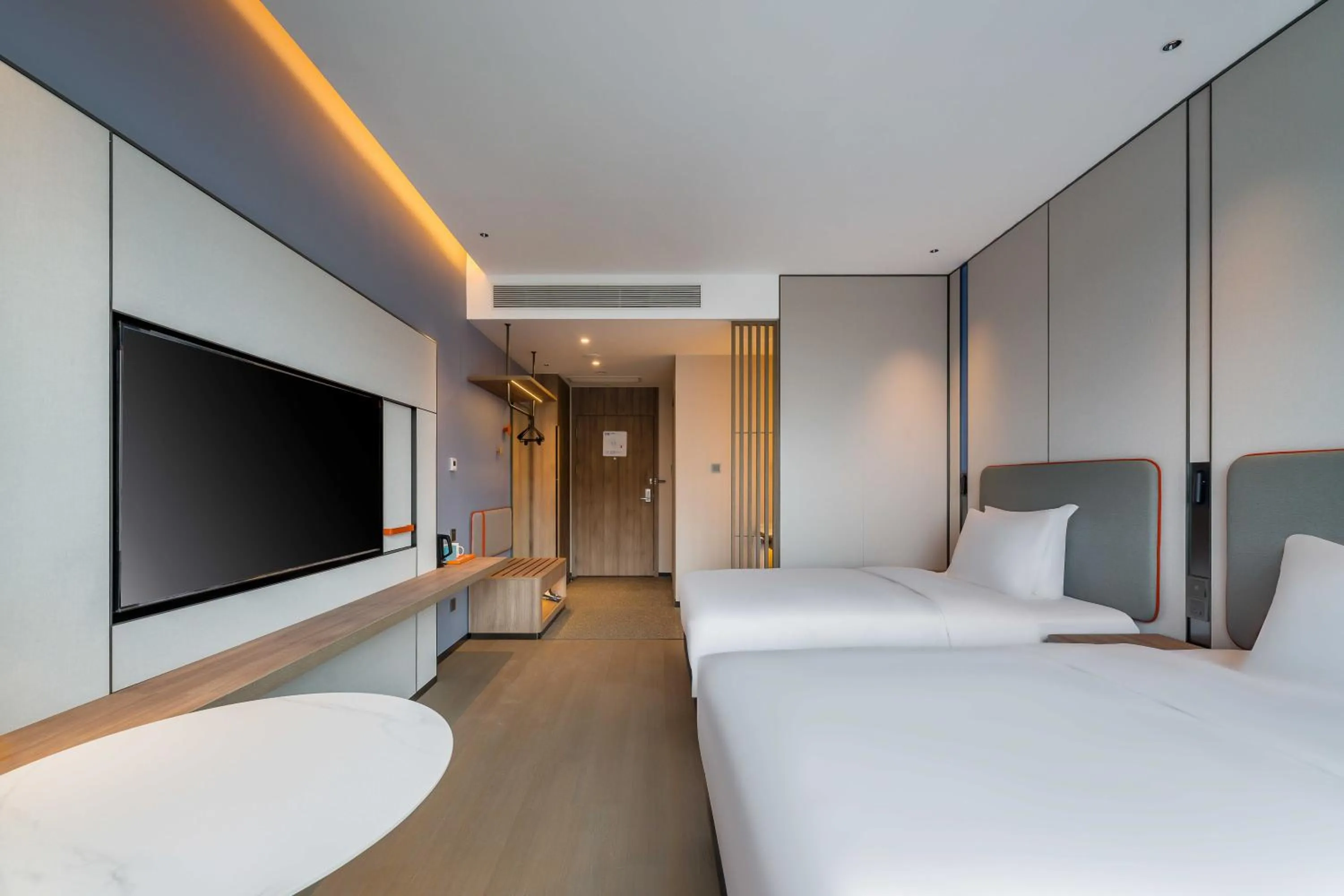 Bed in Holiday Inn Express Jiangmen East Station by IHG