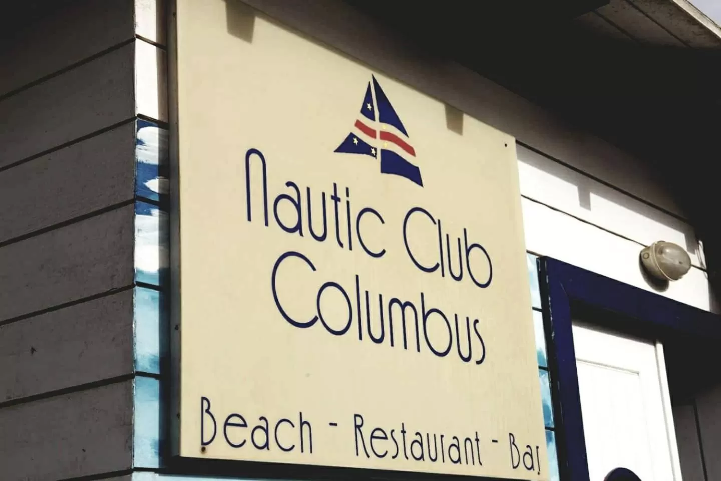 Restaurant/places to eat in Leme Bedje Residence