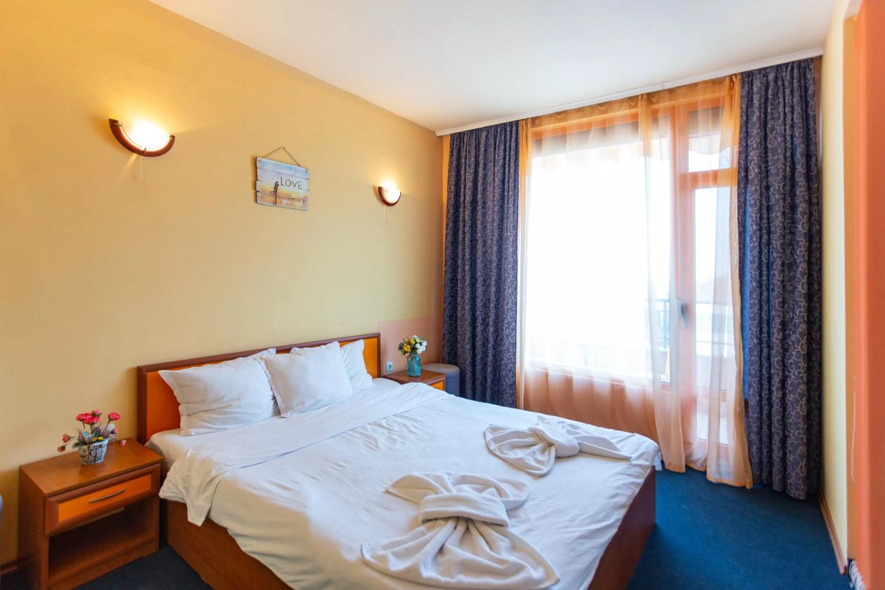 Bed in Family Hotel Jemelly