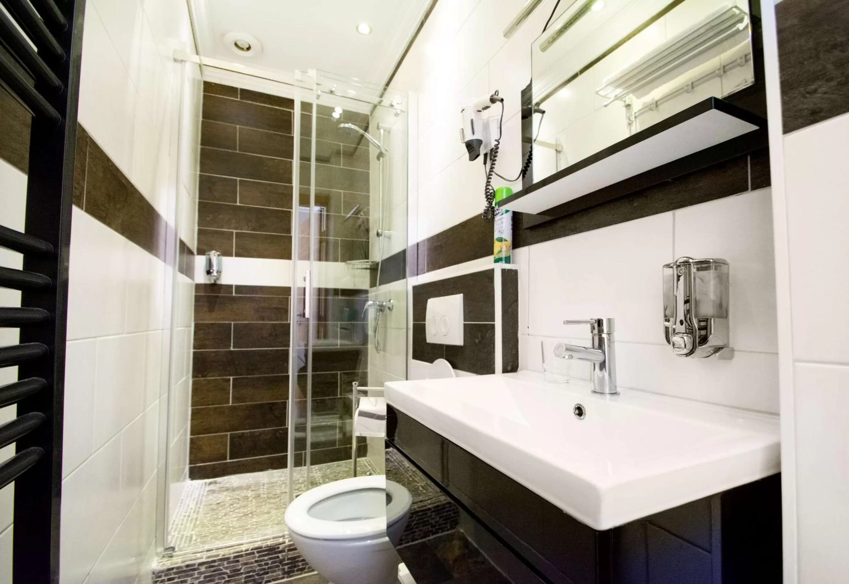 Bathroom in C&S Hotel