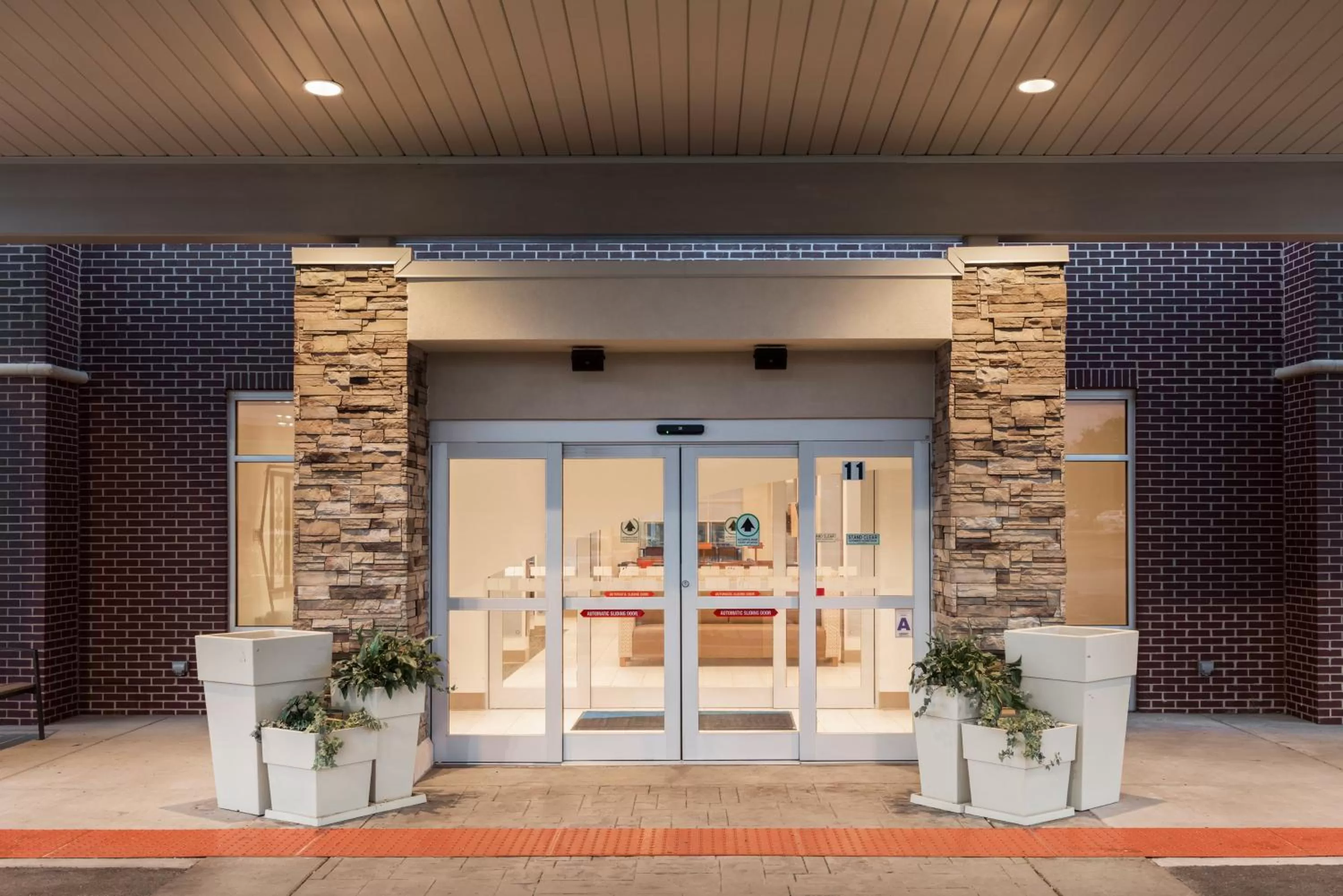 Property building in Holiday Inn Express & Suites St. Louis - Chesterfield by IHG
